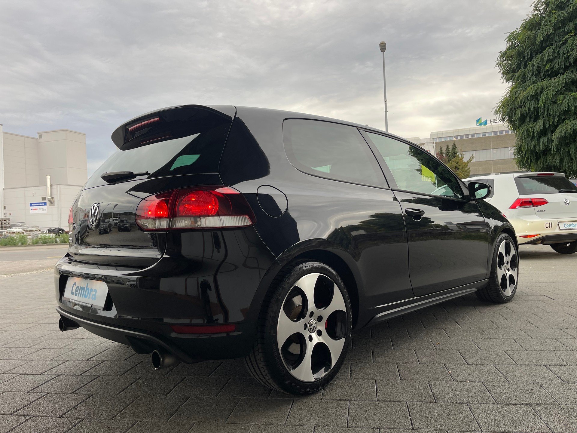 VW Golf 2.0 TSI GTI-image-5