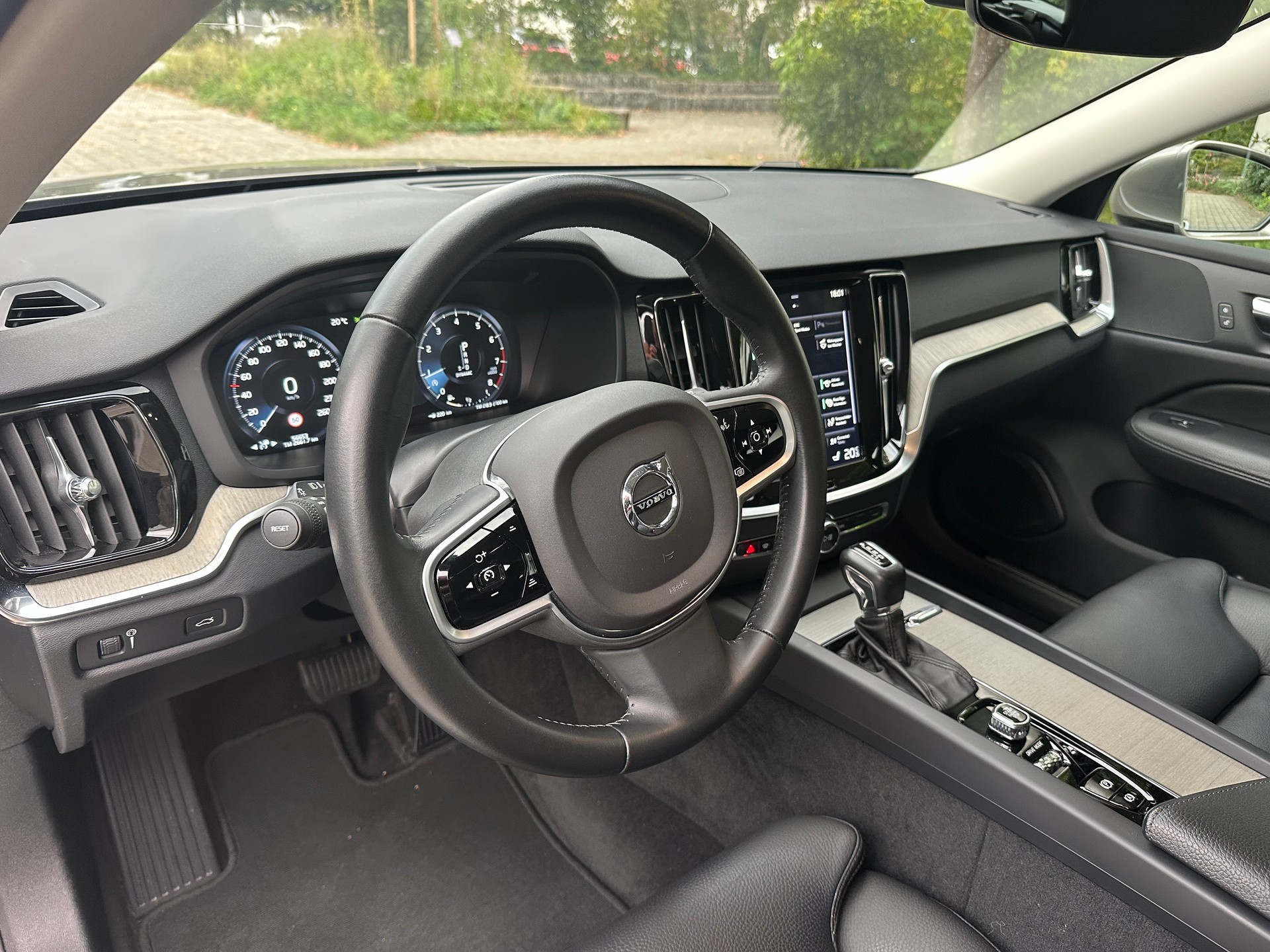 VOLVO 2.0 T5 Inscription-image-9