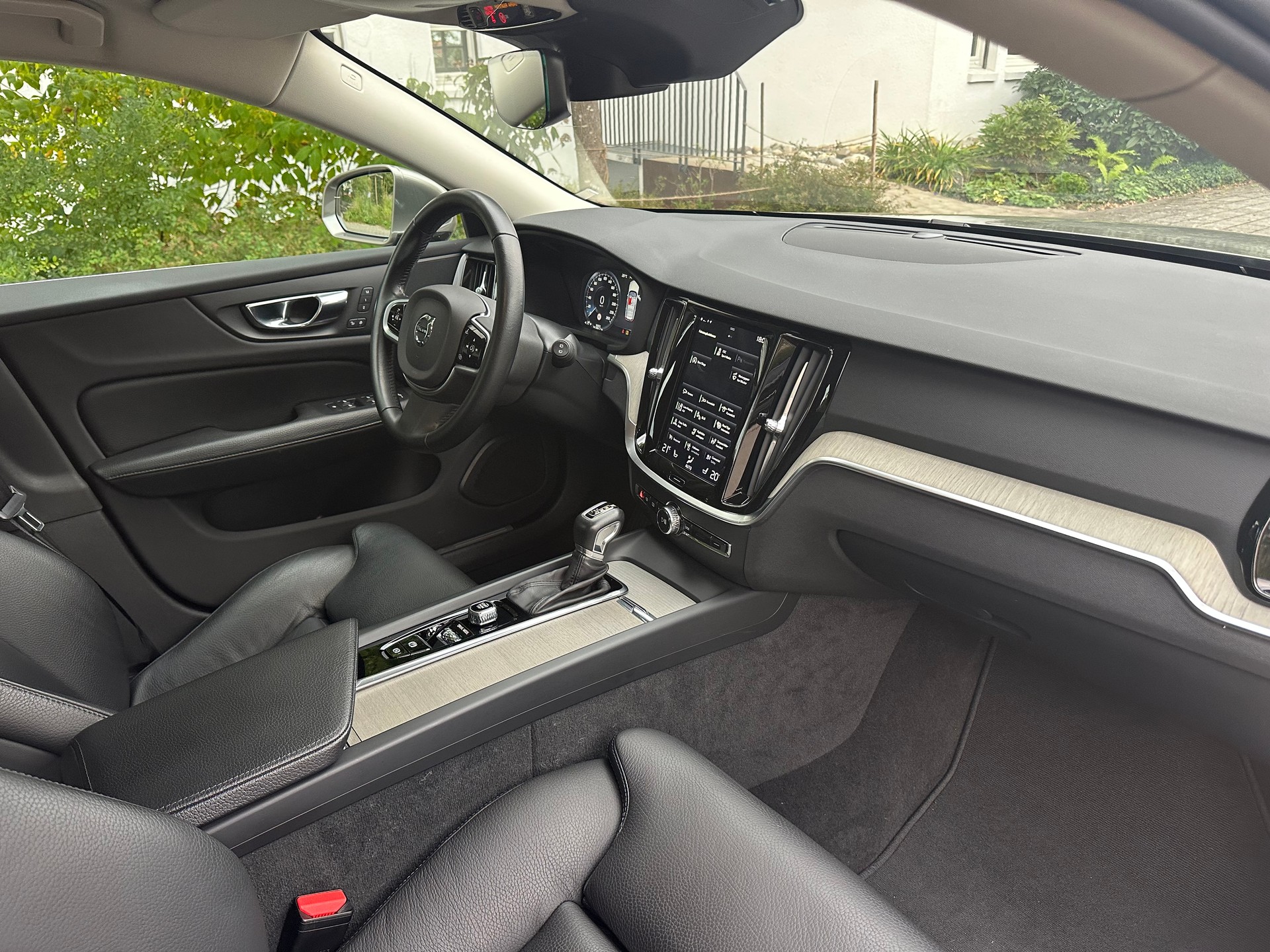VOLVO 2.0 T5 Inscription-image-6