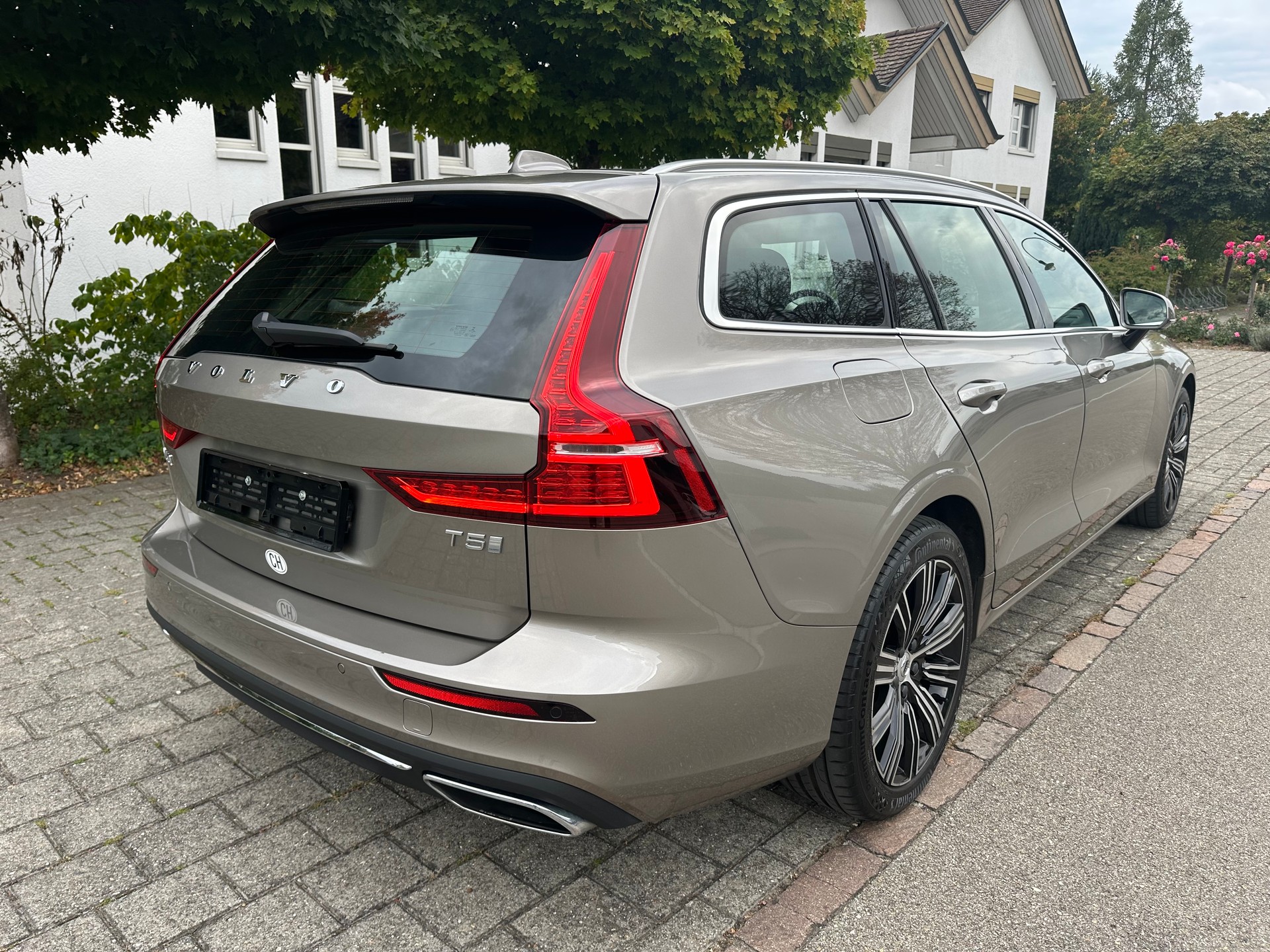 VOLVO 2.0 T5 Inscription-image-5