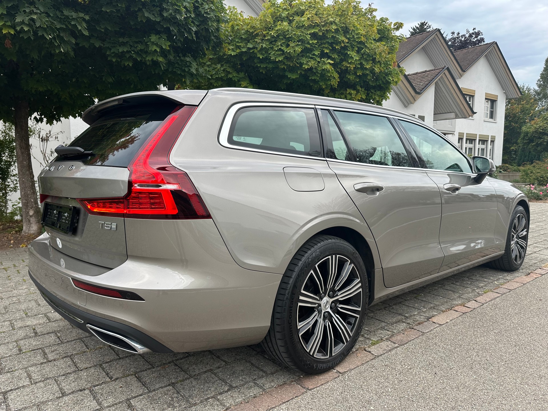 VOLVO 2.0 T5 Inscription-image-4