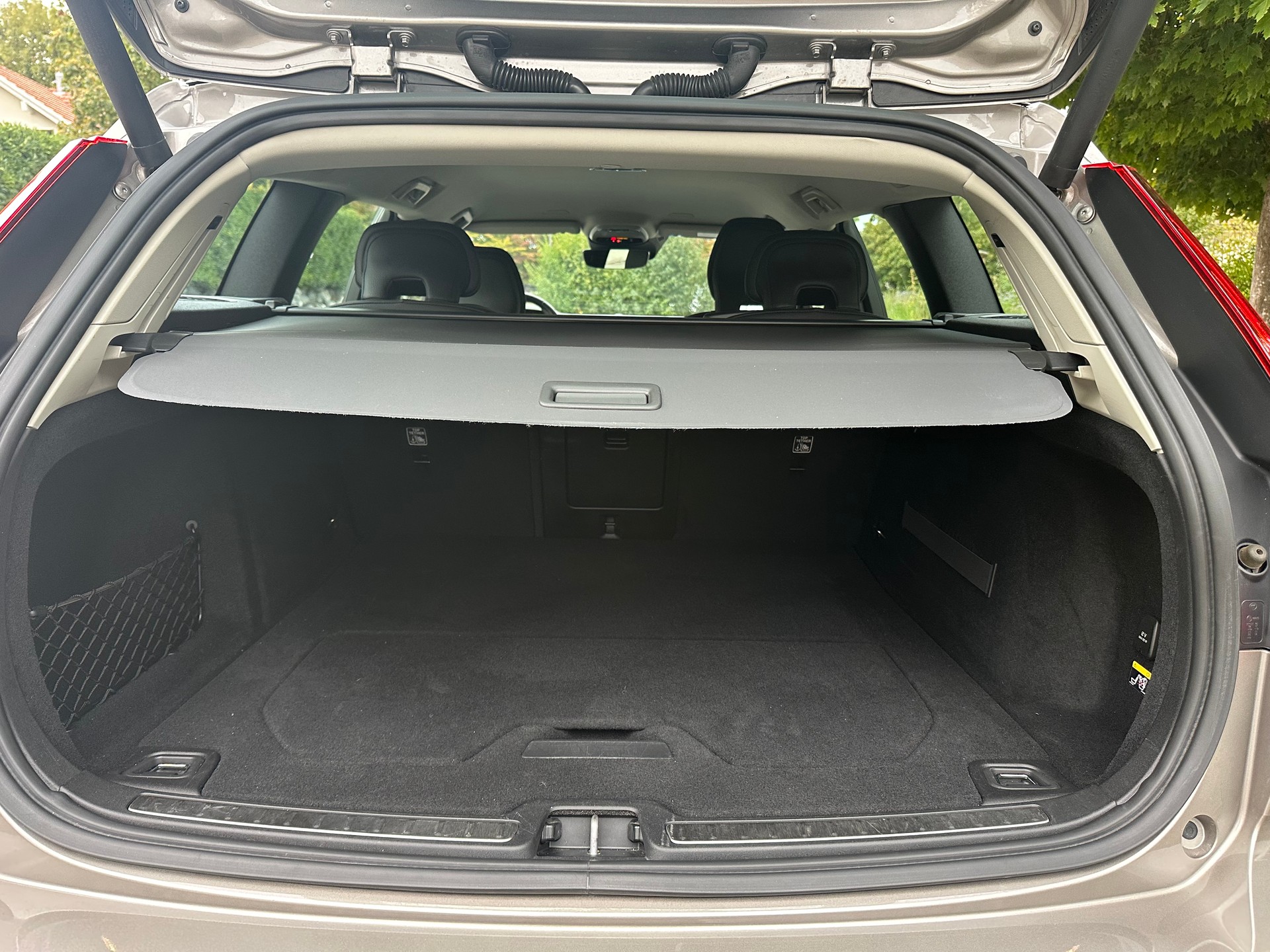 VOLVO 2.0 T5 Inscription-image-11