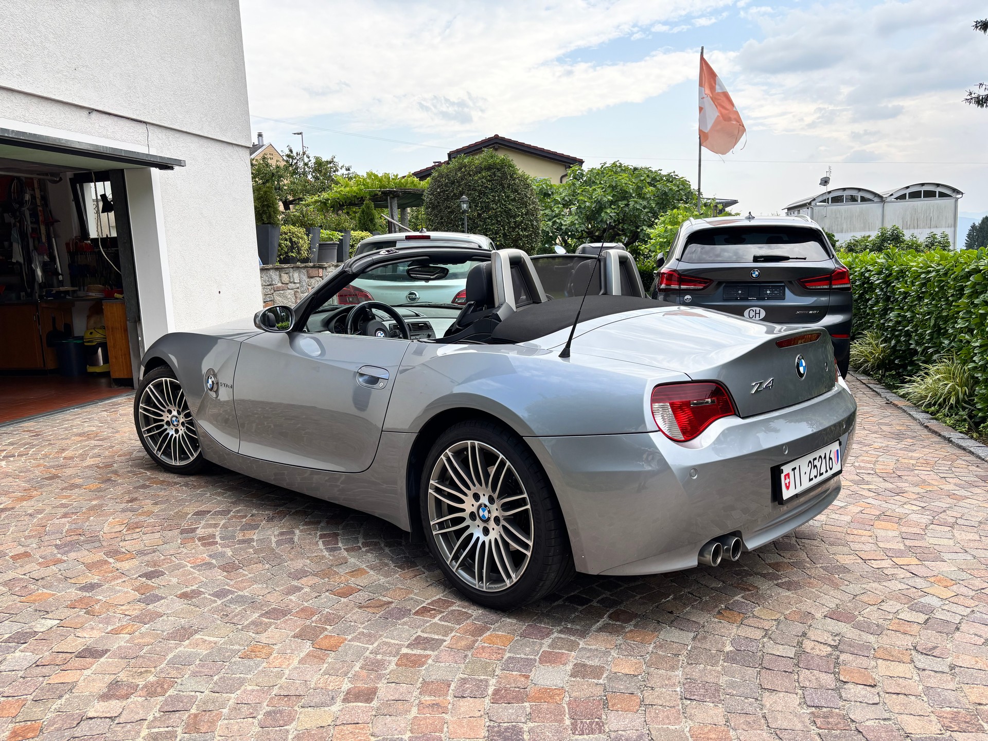 BMW 3.0si-image-4