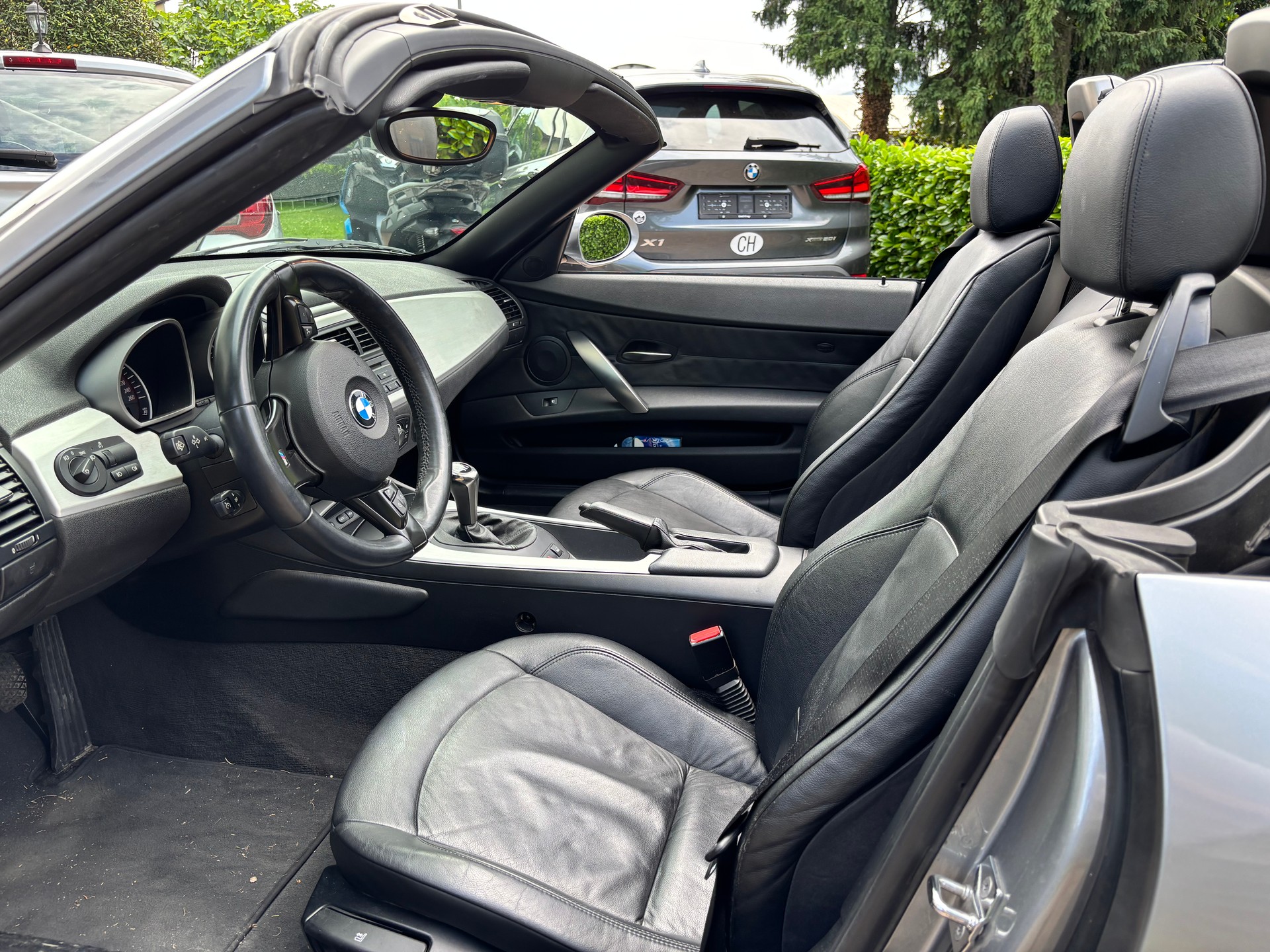 BMW 3.0si-image-5
