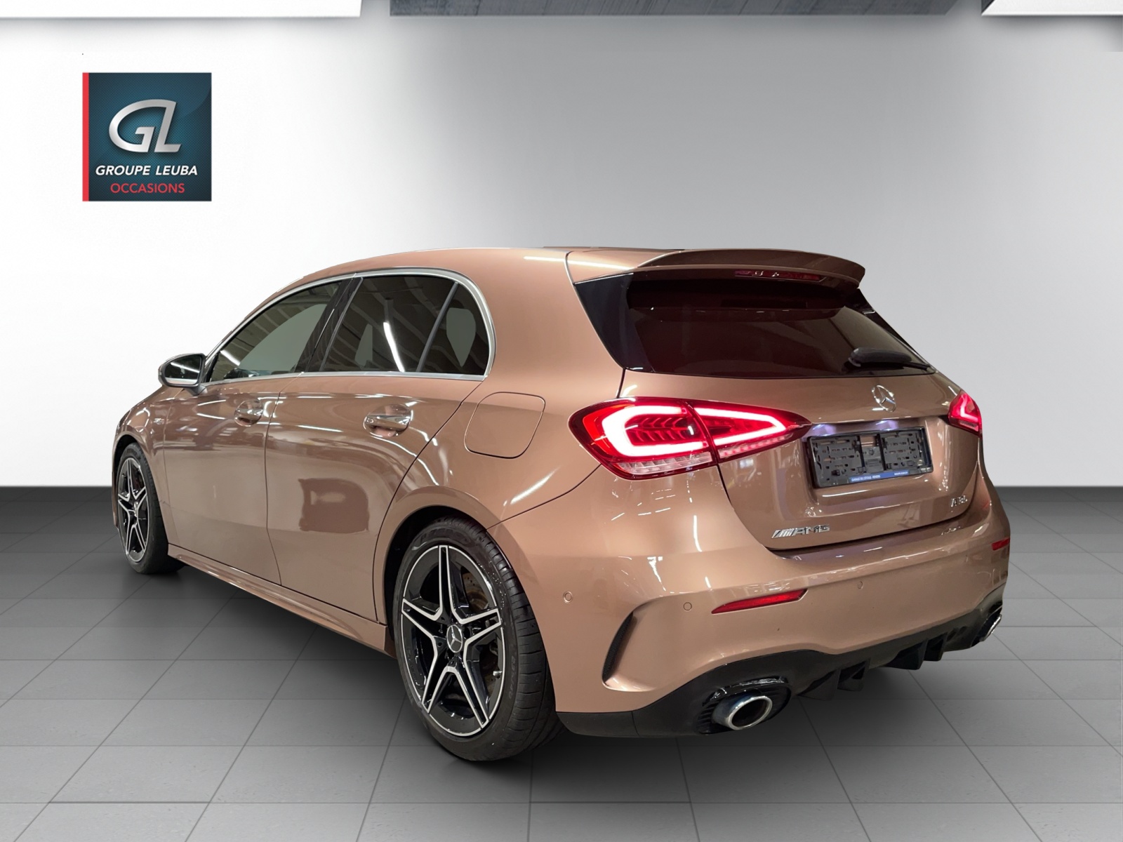 MERCEDES-BENZ A AMG 35 4Matic 8G-DCT-showroom-element-3