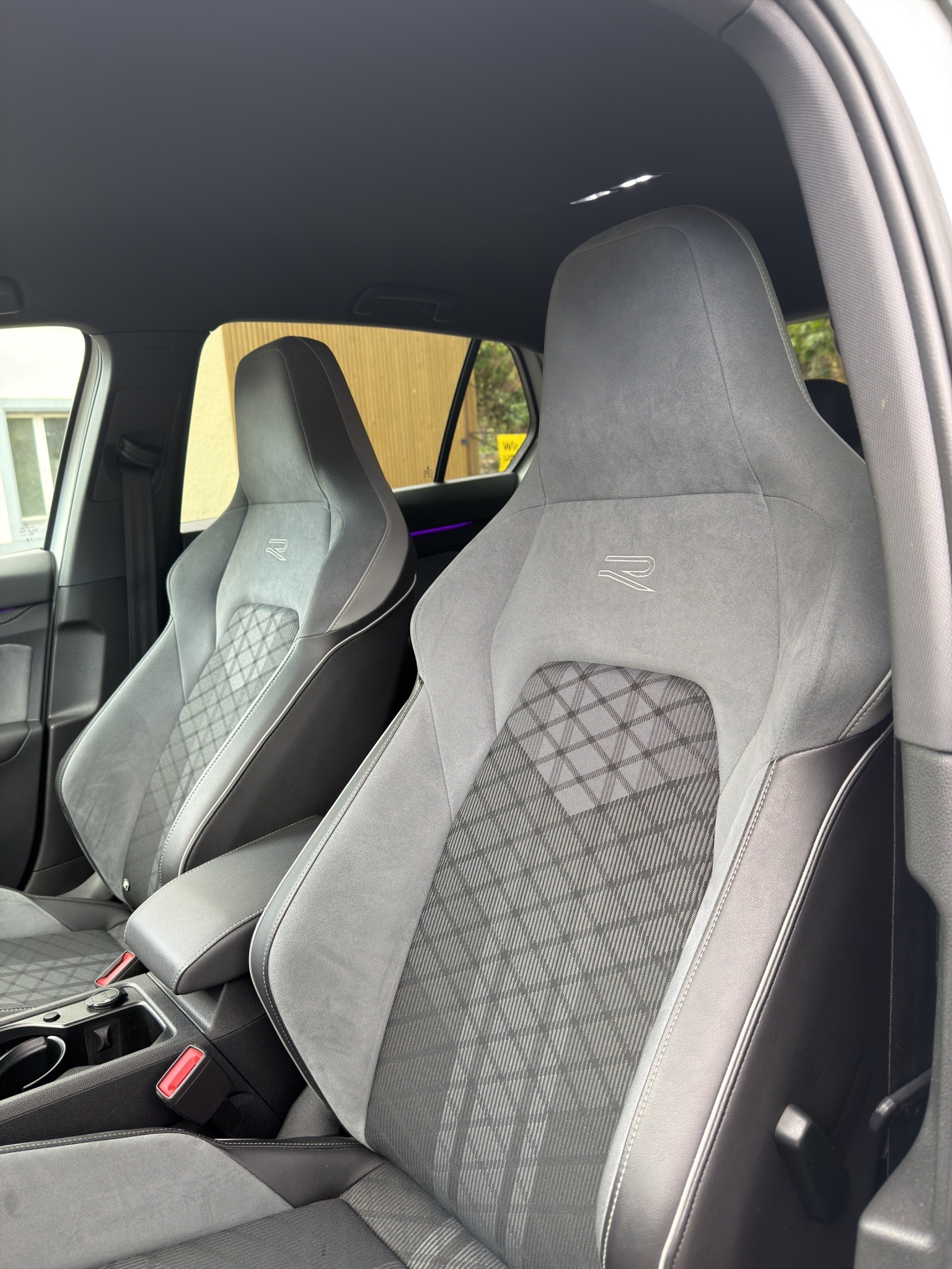 VW Golf 1.5 eTSI mHEV ACT R-Line DSG-image-9