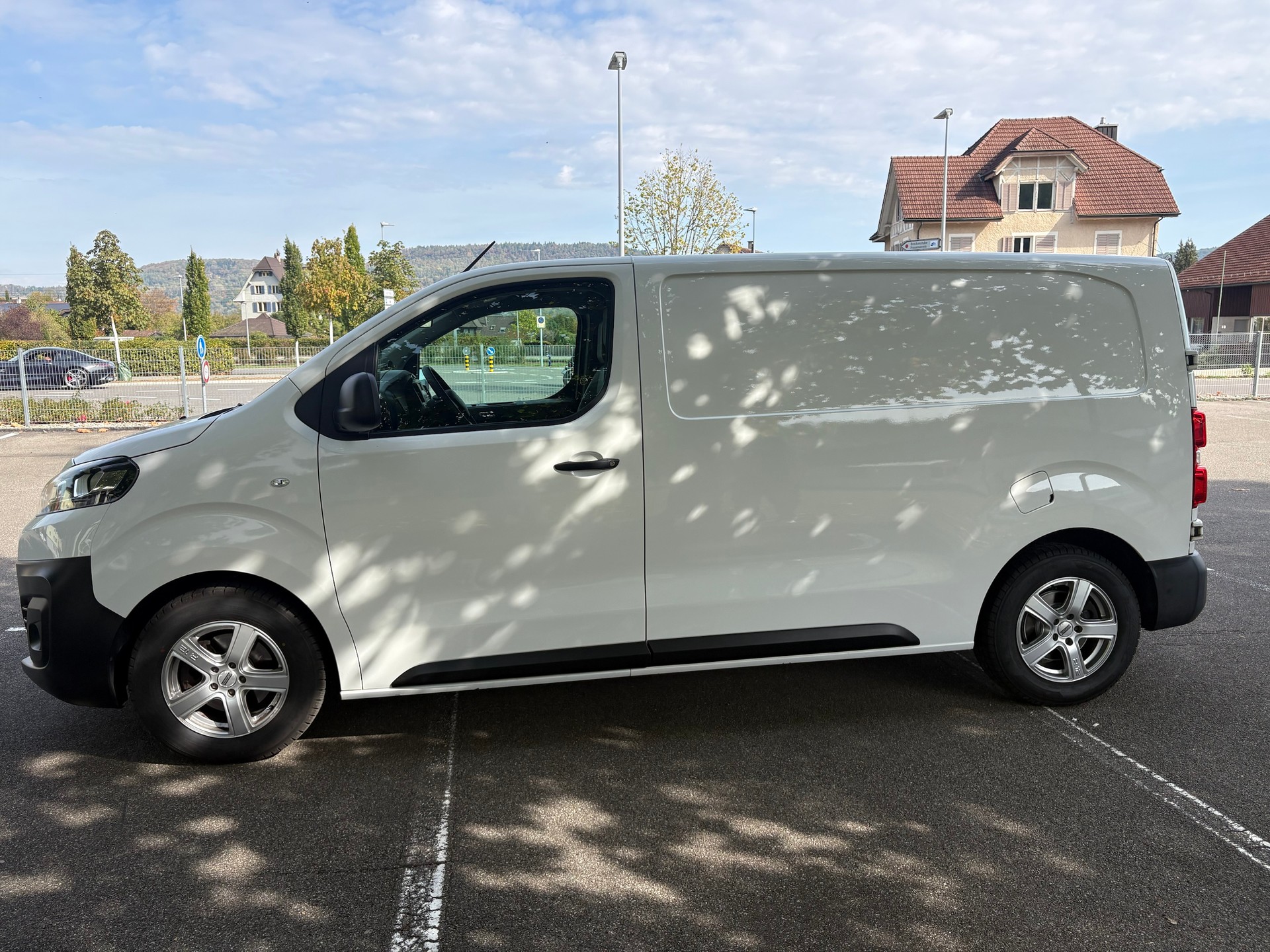 CITROEN 2.0 BlueHDi 150 Club S/S-image-2