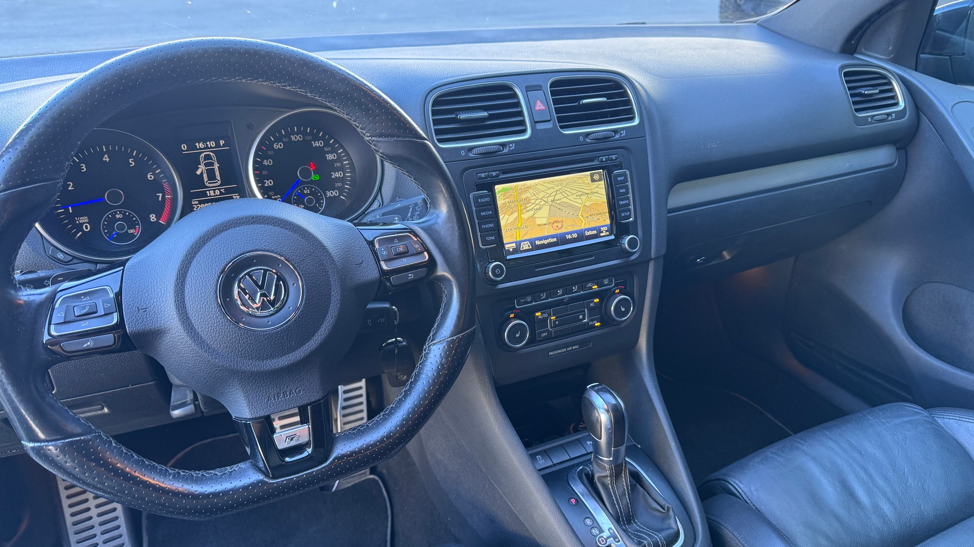 VW Golf 2.0 TSI R 4Motion DSG-image-4