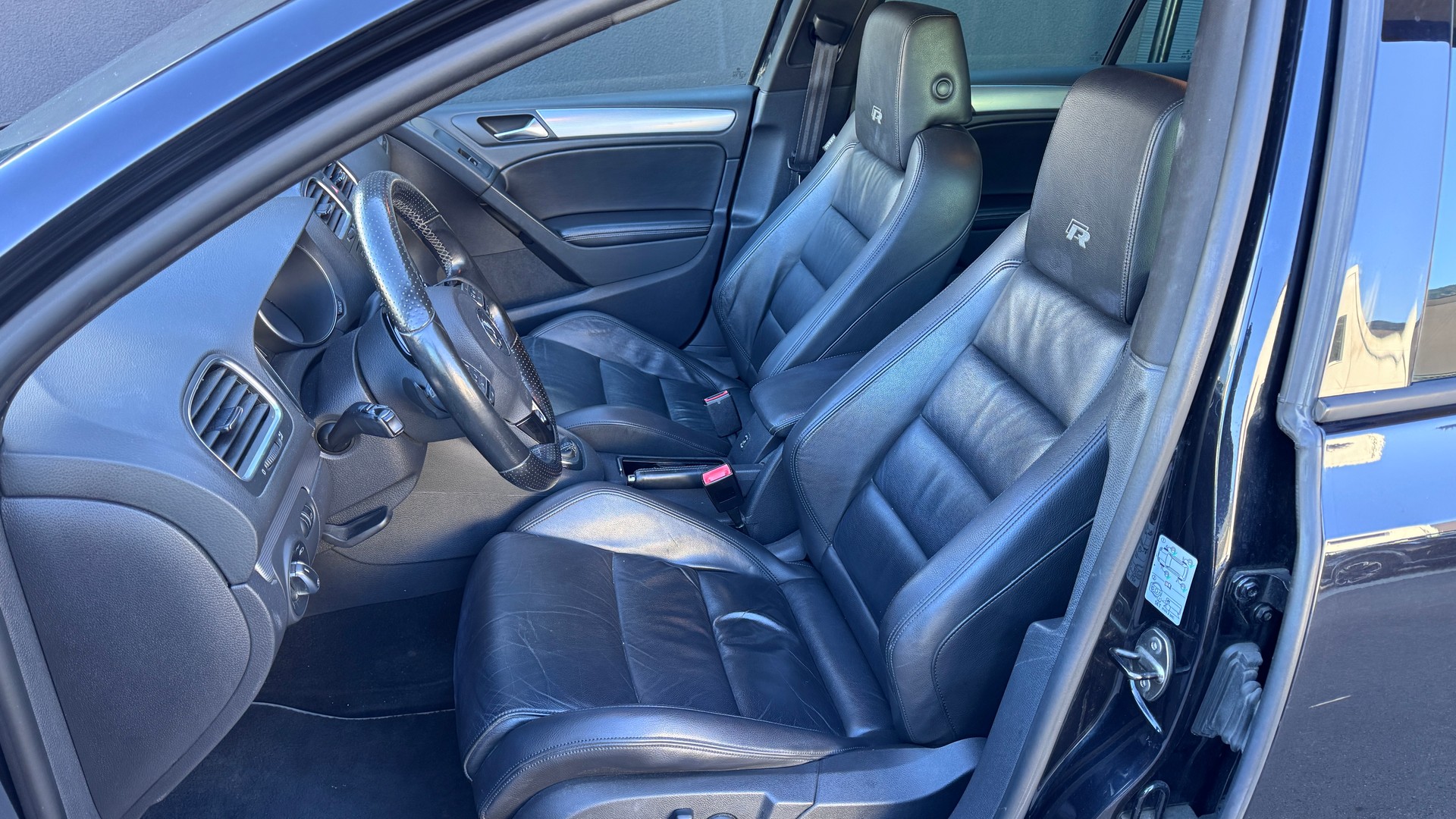 VW Golf 2.0 TSI R 4Motion DSG-image-7