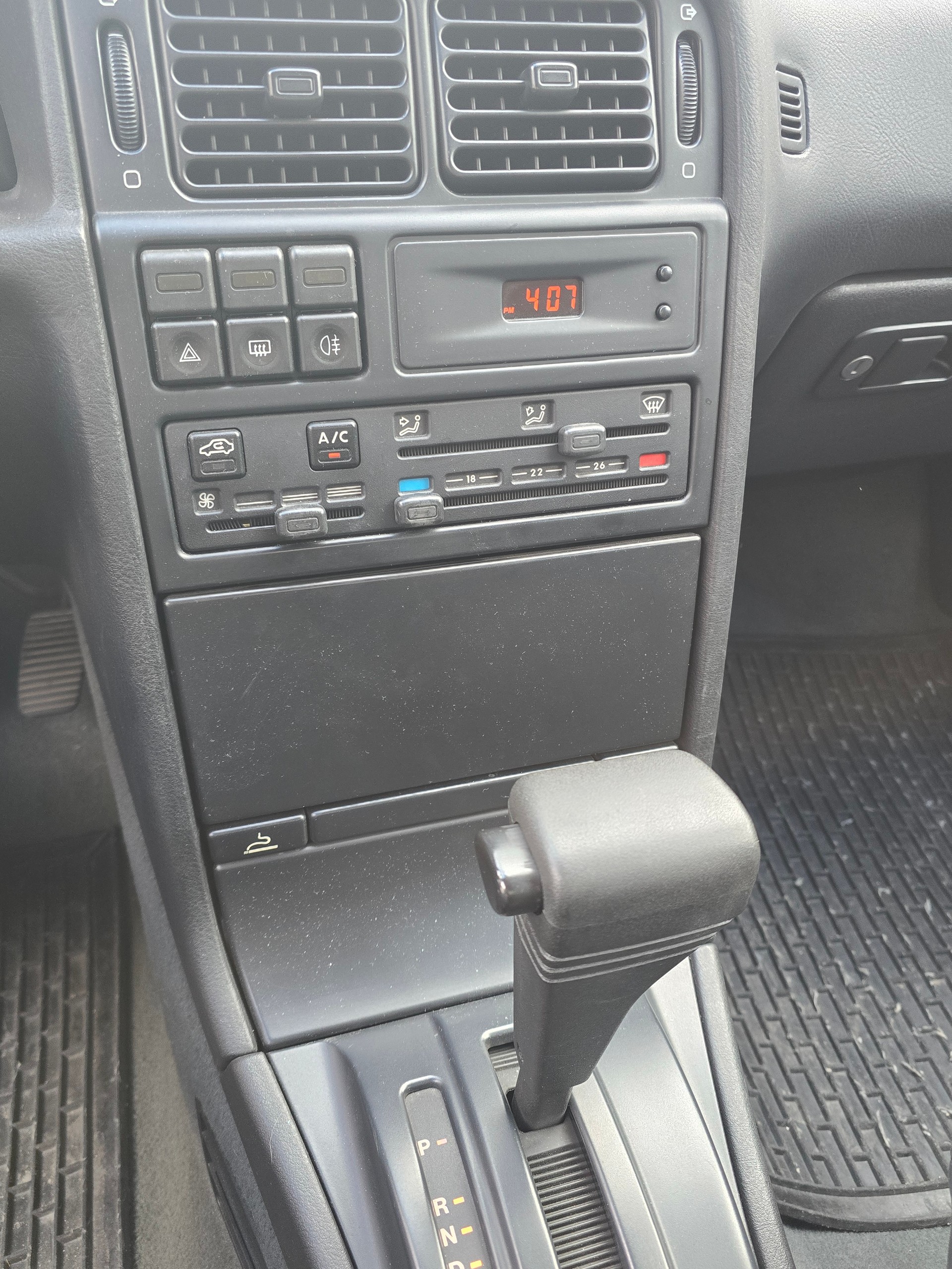 PEUGEOT 405 2.0 SRI Suisse Automat-image-13
