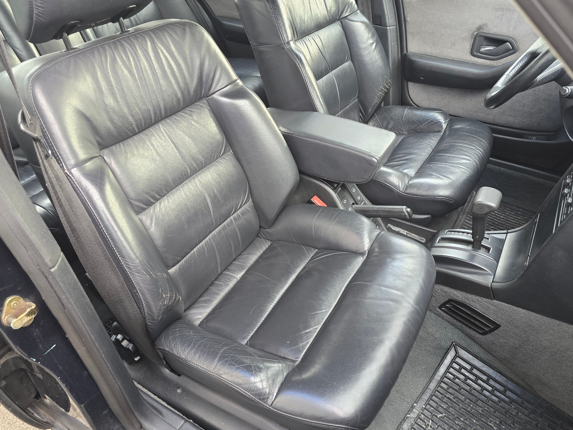 PEUGEOT 405 2.0 SRI Suisse Automat-image-15