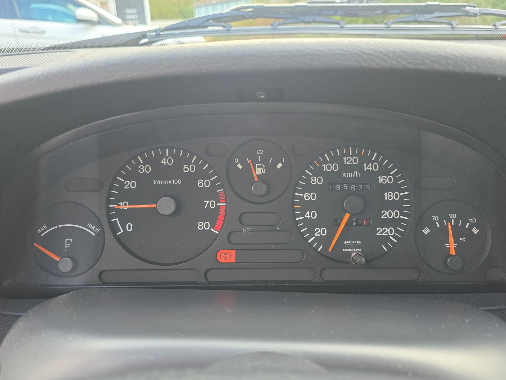 PEUGEOT 405 2.0 SRI Suisse Automat-image-14