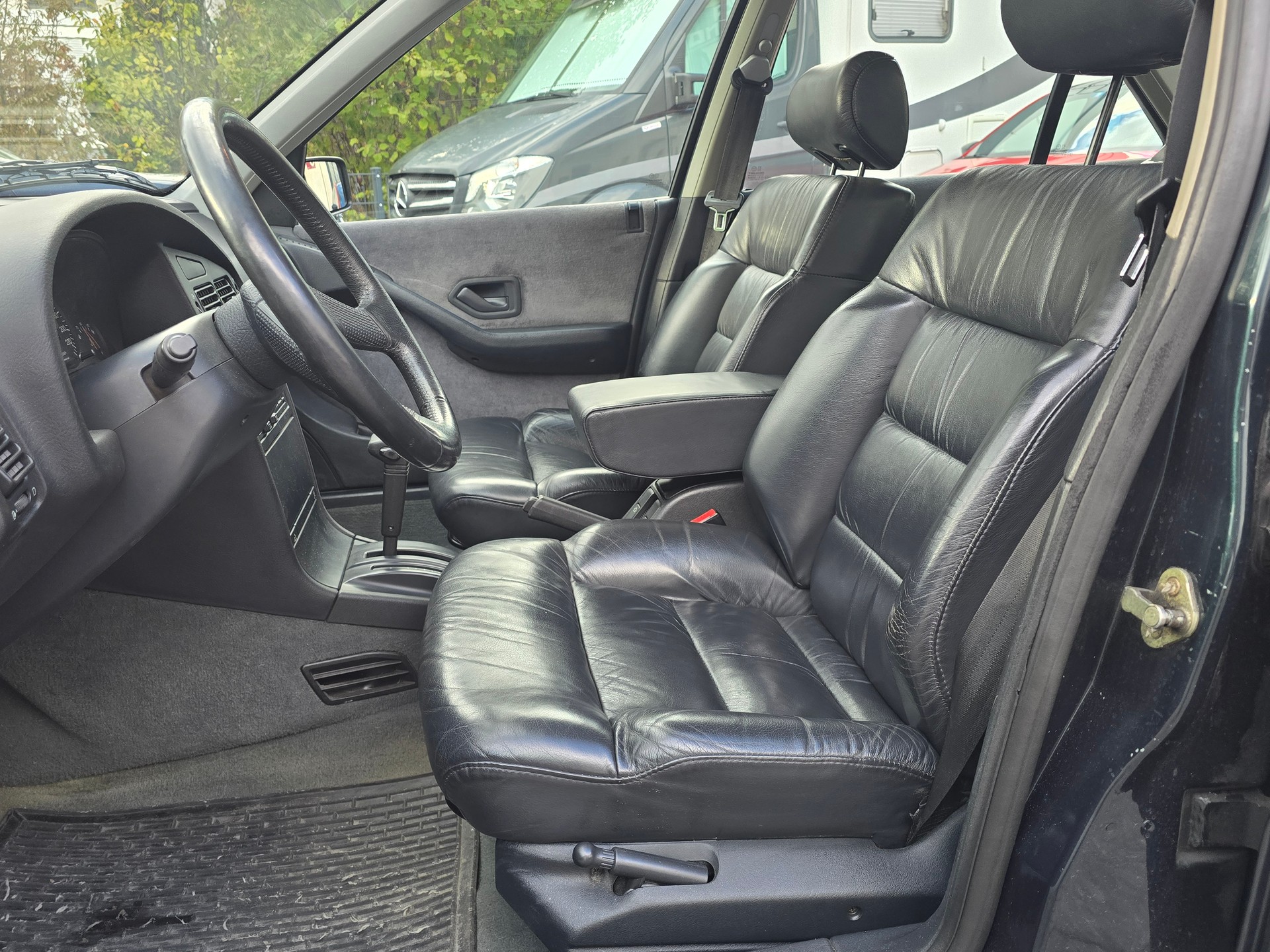 PEUGEOT 405 2.0 SRI Suisse Automat-image-9