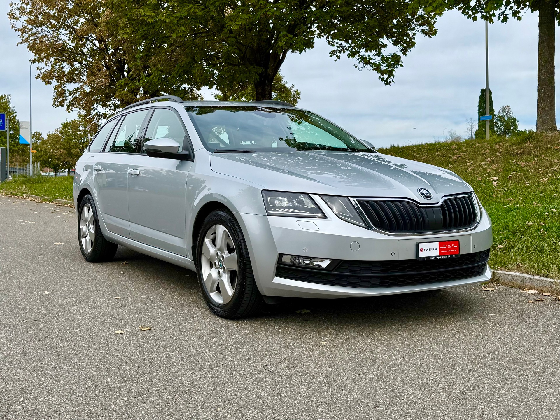 SKODA Octavia Combi 1.8 TSI Ambition 4x4 DSG-image-1