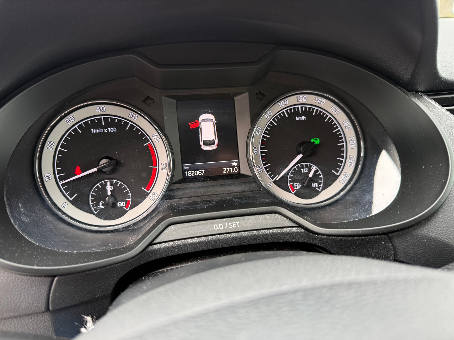 SKODA Octavia Combi 1.8 TSI Ambition 4x4 DSG-image-15