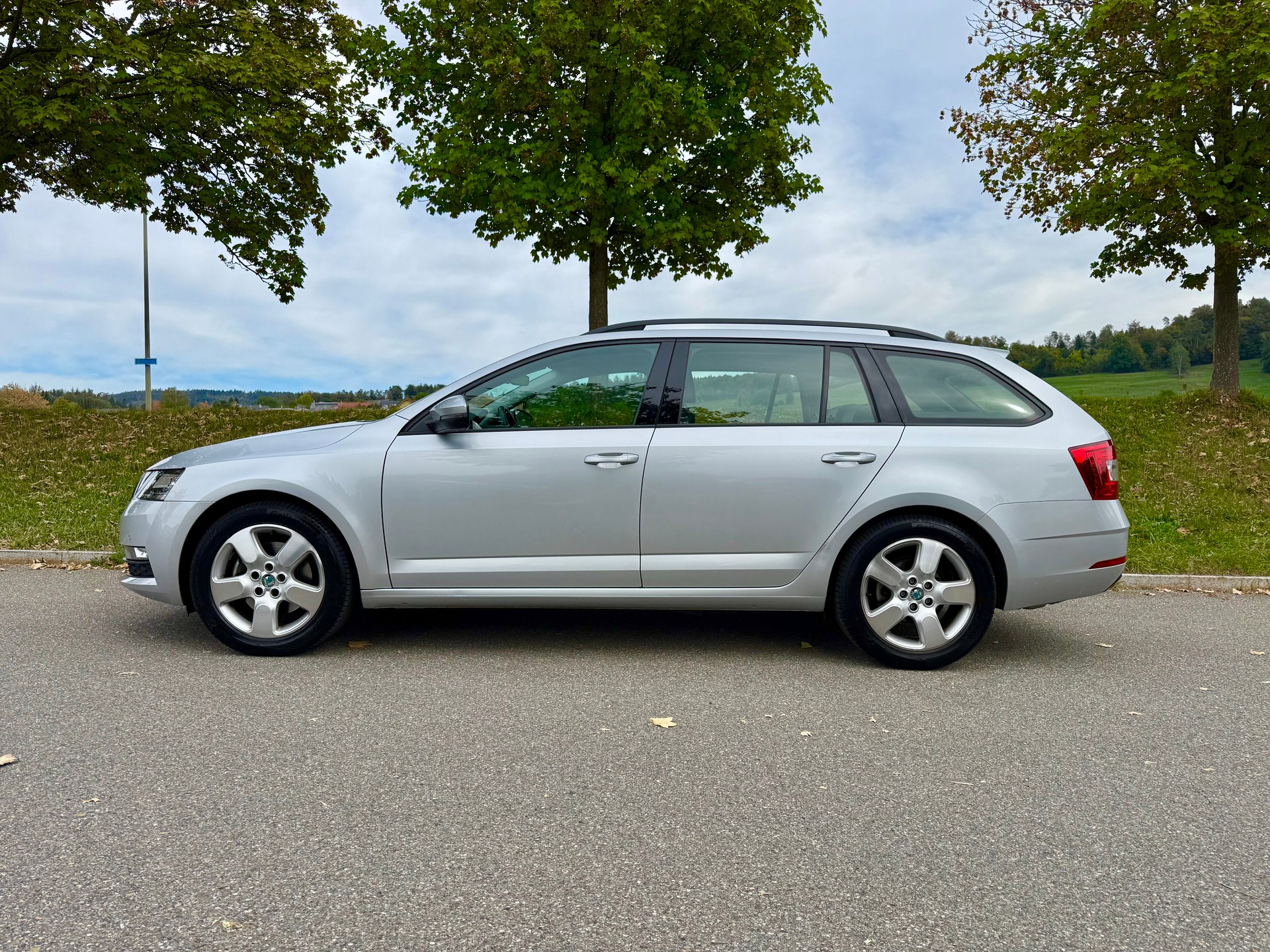 SKODA Octavia Combi 1.8 TSI Ambition 4x4 DSG-image-6