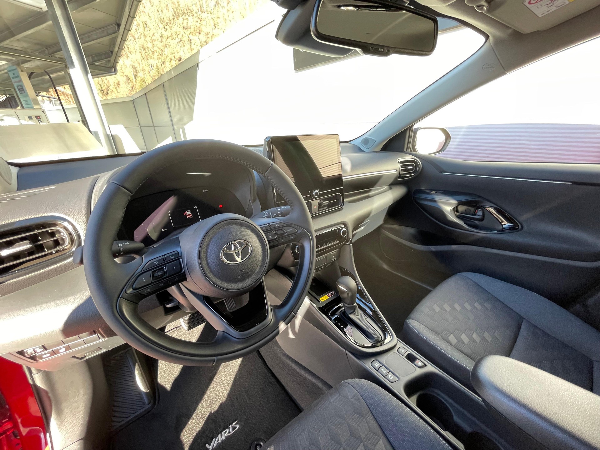 TOYOTA Yaris 1.5 VVT-i HSD Trend-image-5