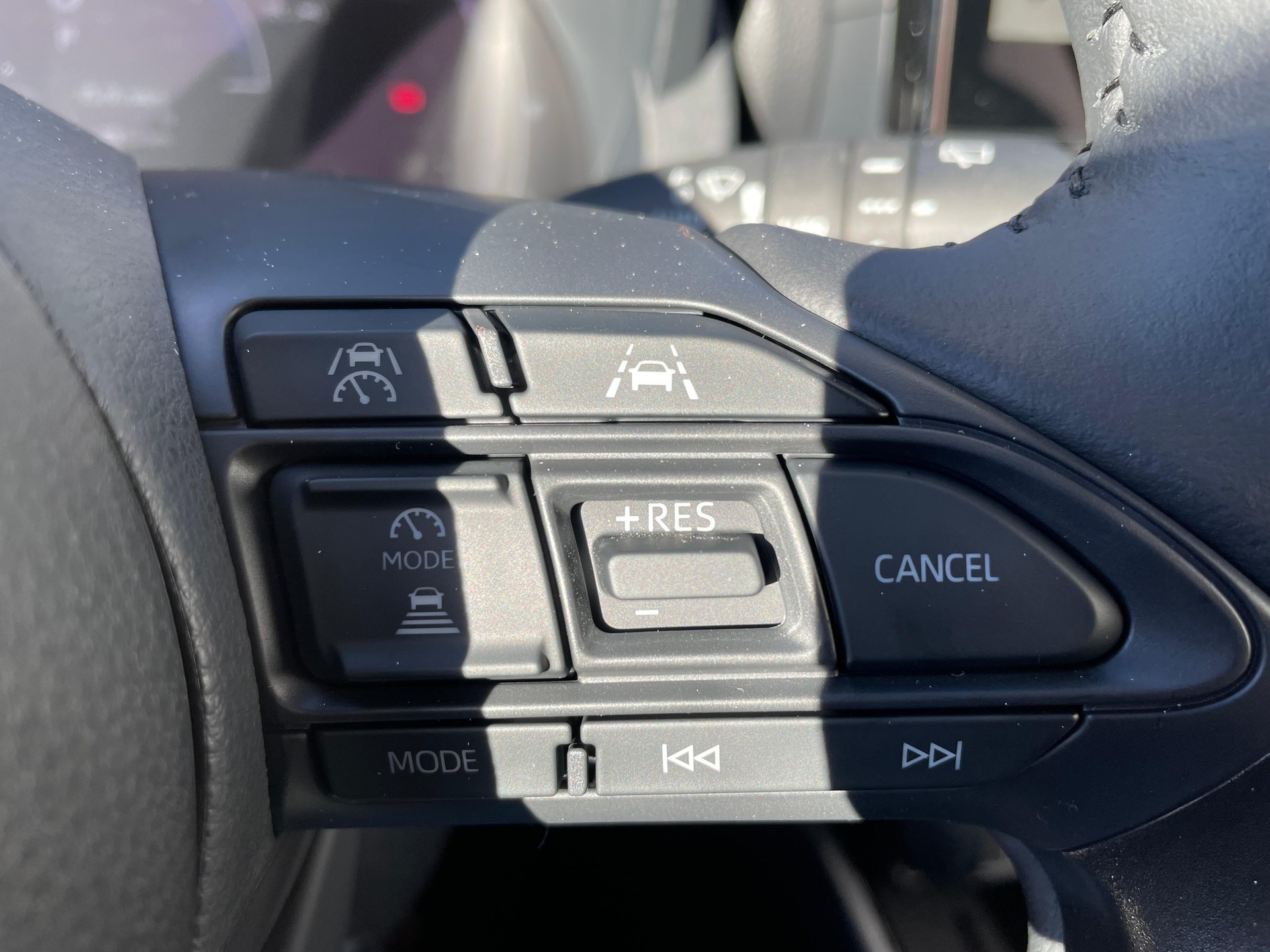 TOYOTA Yaris 1.5 VVT-i HSD Trend-image-13