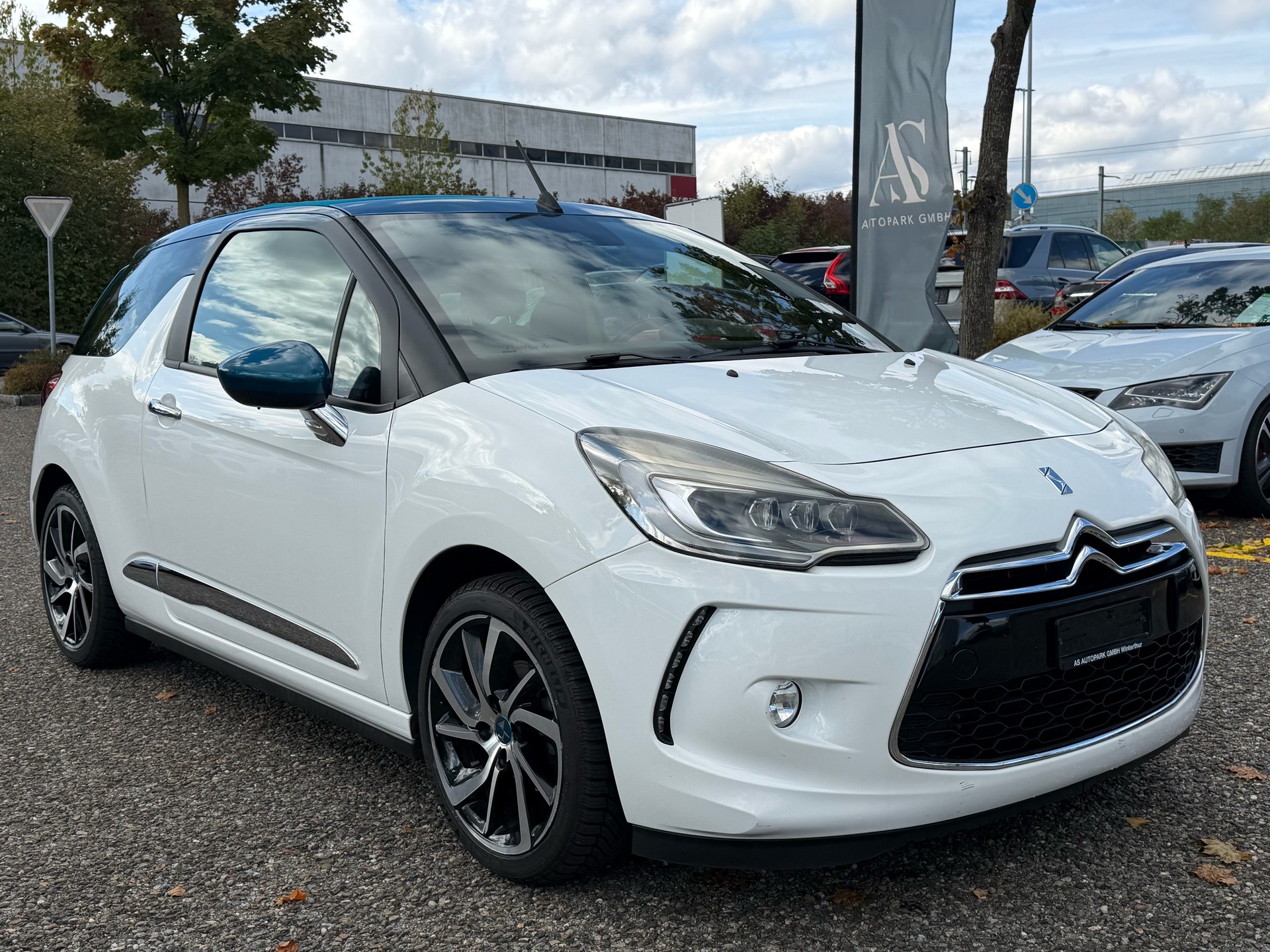 DS AUTOMOBILES DS 3 Cabrio 1.2 PureTech SO Chic EAT-image-2
