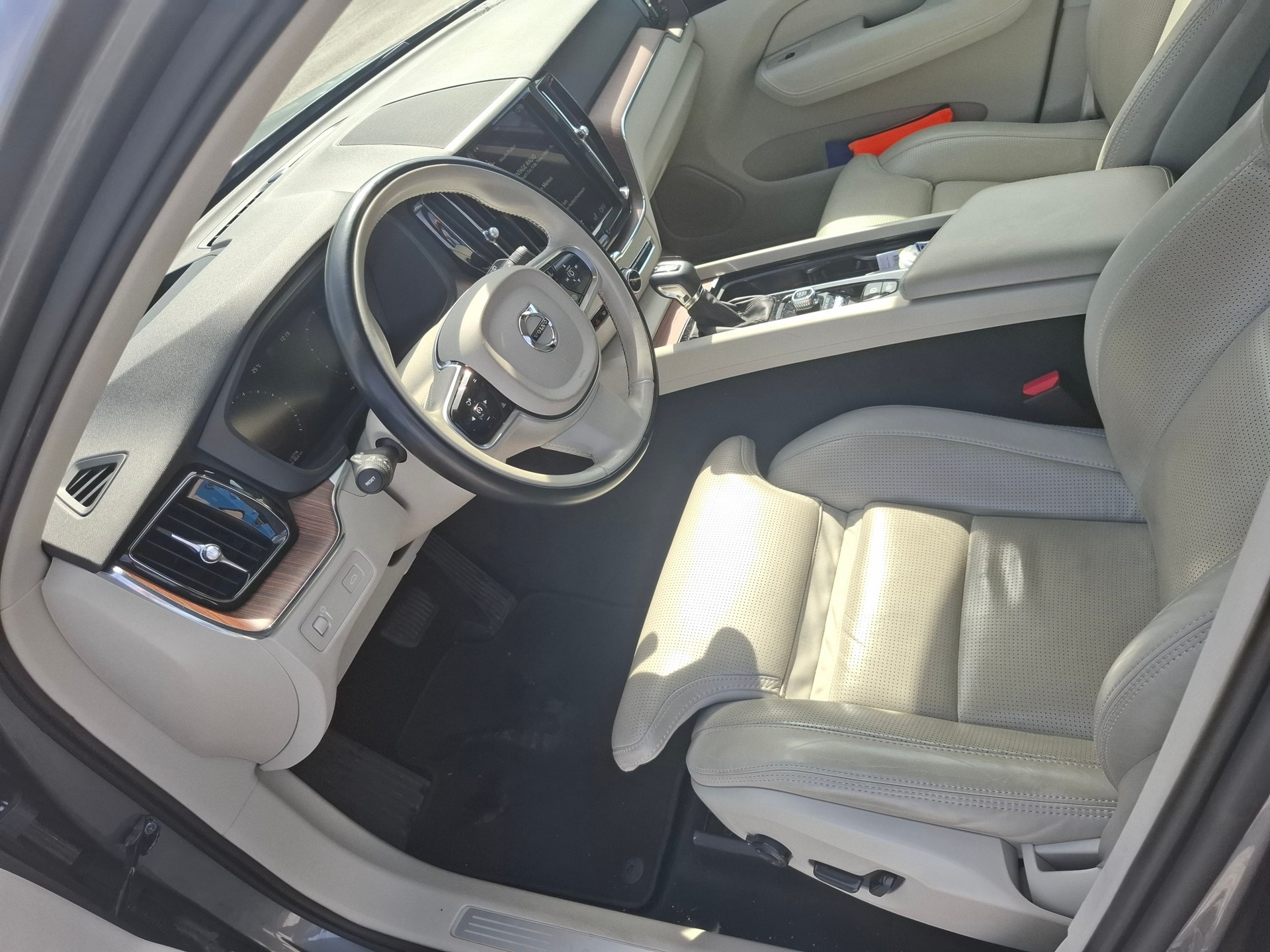 VOLVO 2.0 T5 Inscription AWD-image-3