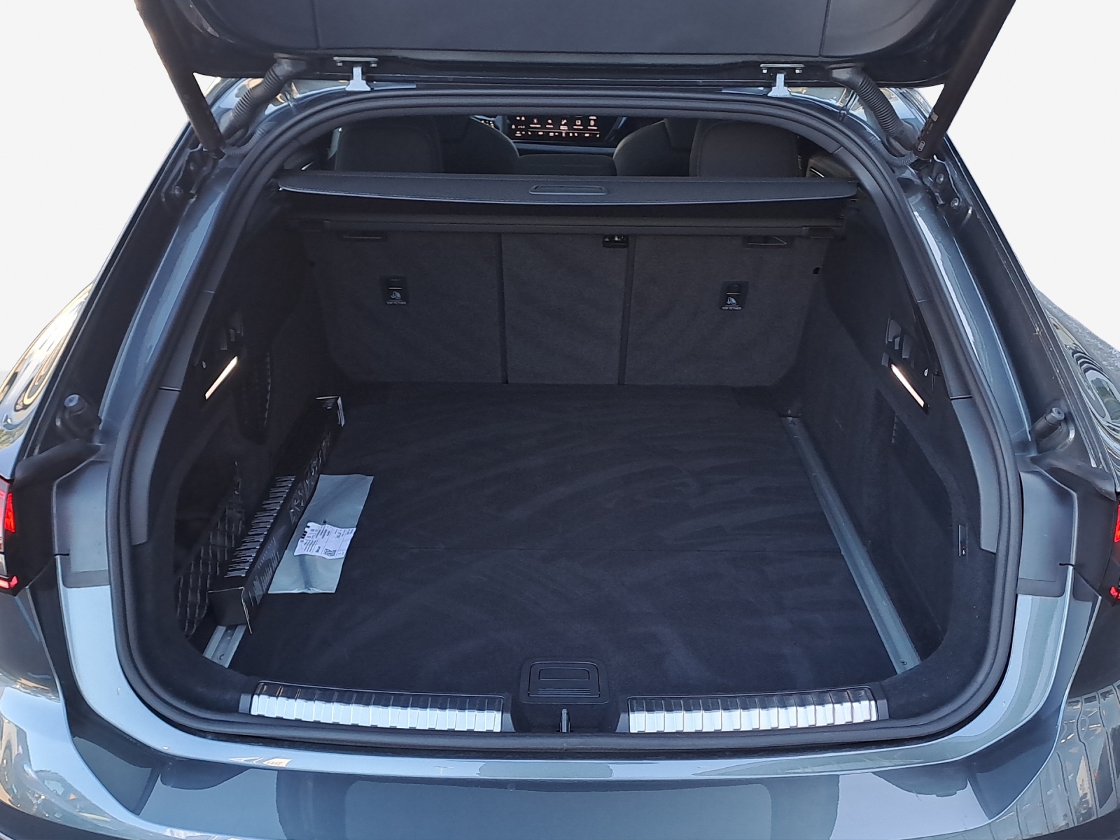 AUDI A6 Avant TDI quattro 150 kW S tronic-image-12