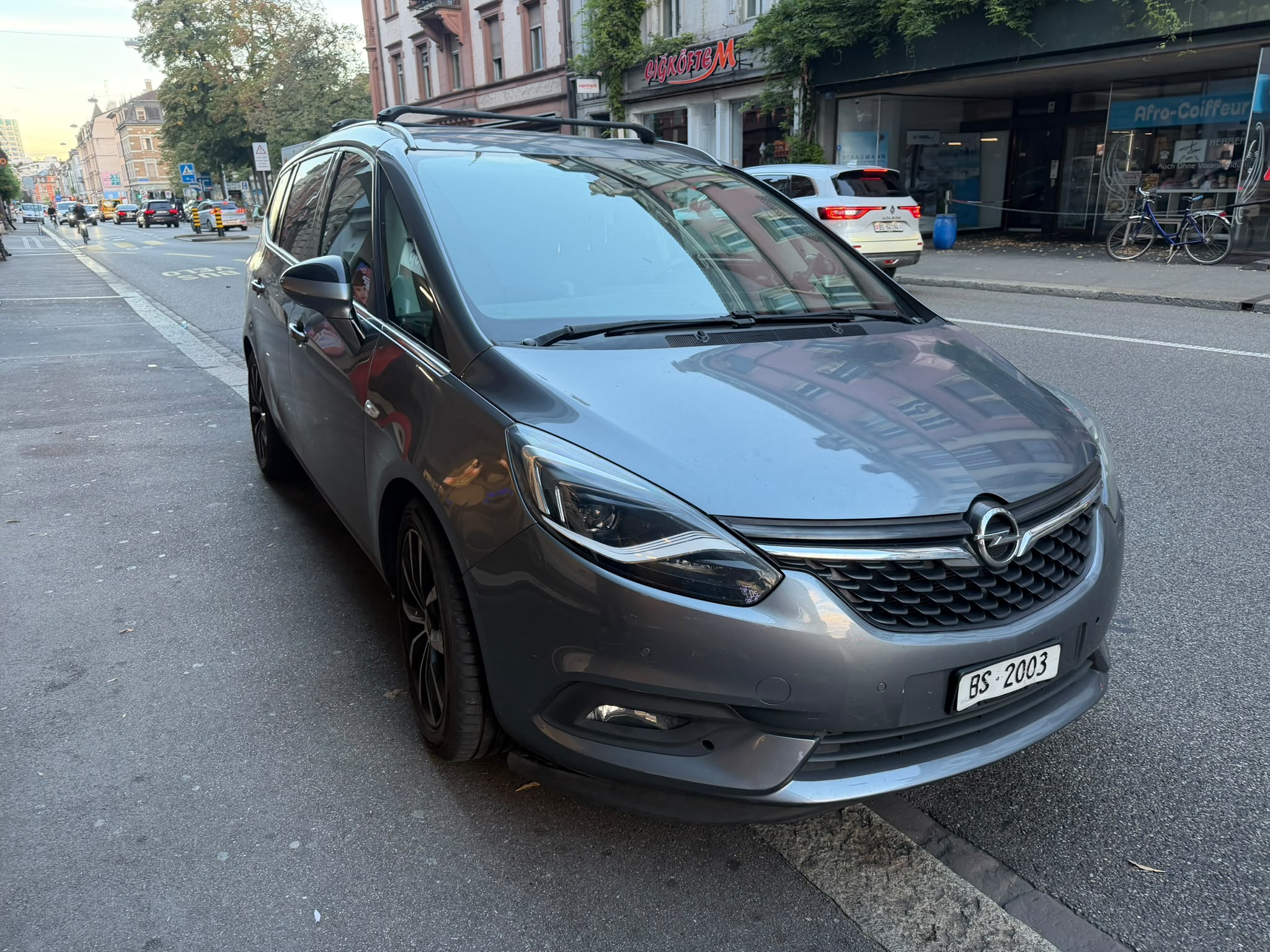 Car photo