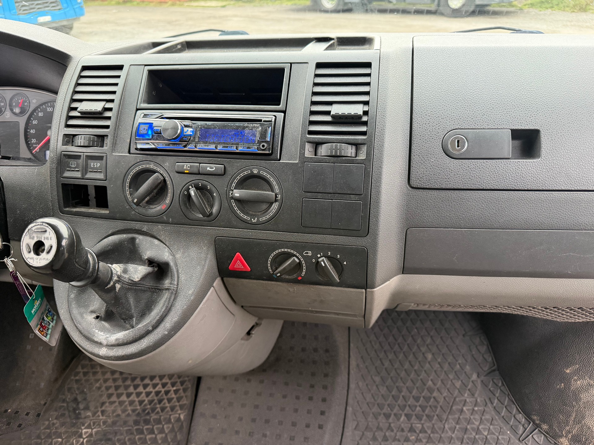 VW T5 Caravelle Trend 2.5TDI PD 4M-image-10