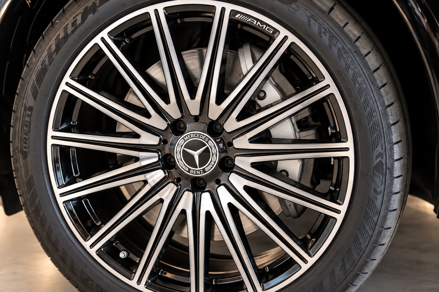 MERCEDES-BENZ GLC400 4MATIC with EW Te-image-3
