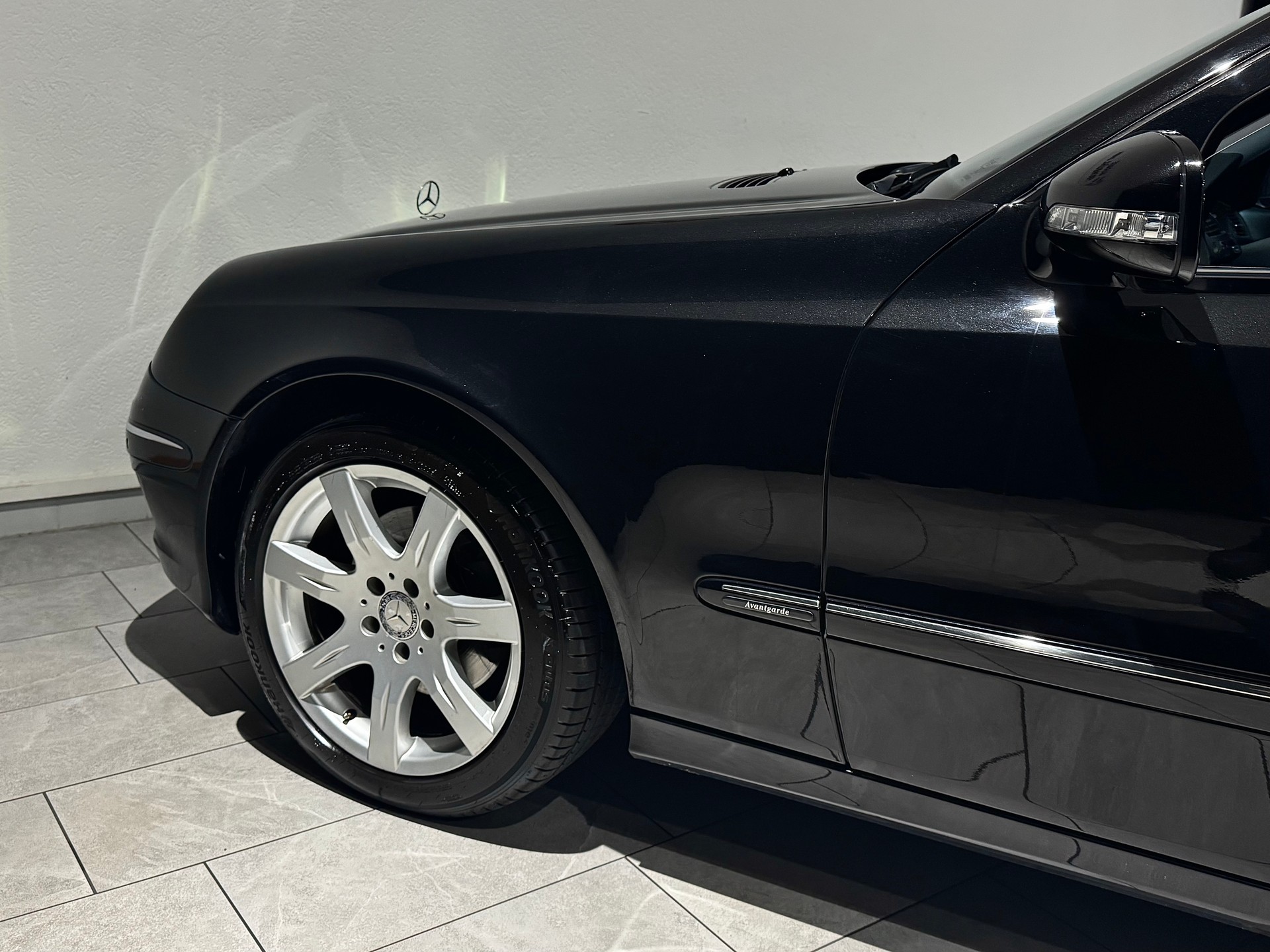 MERCEDES-BENZ E 350 Avantgarde 4Matic Automatic | 1.Hand | CH |-image-10