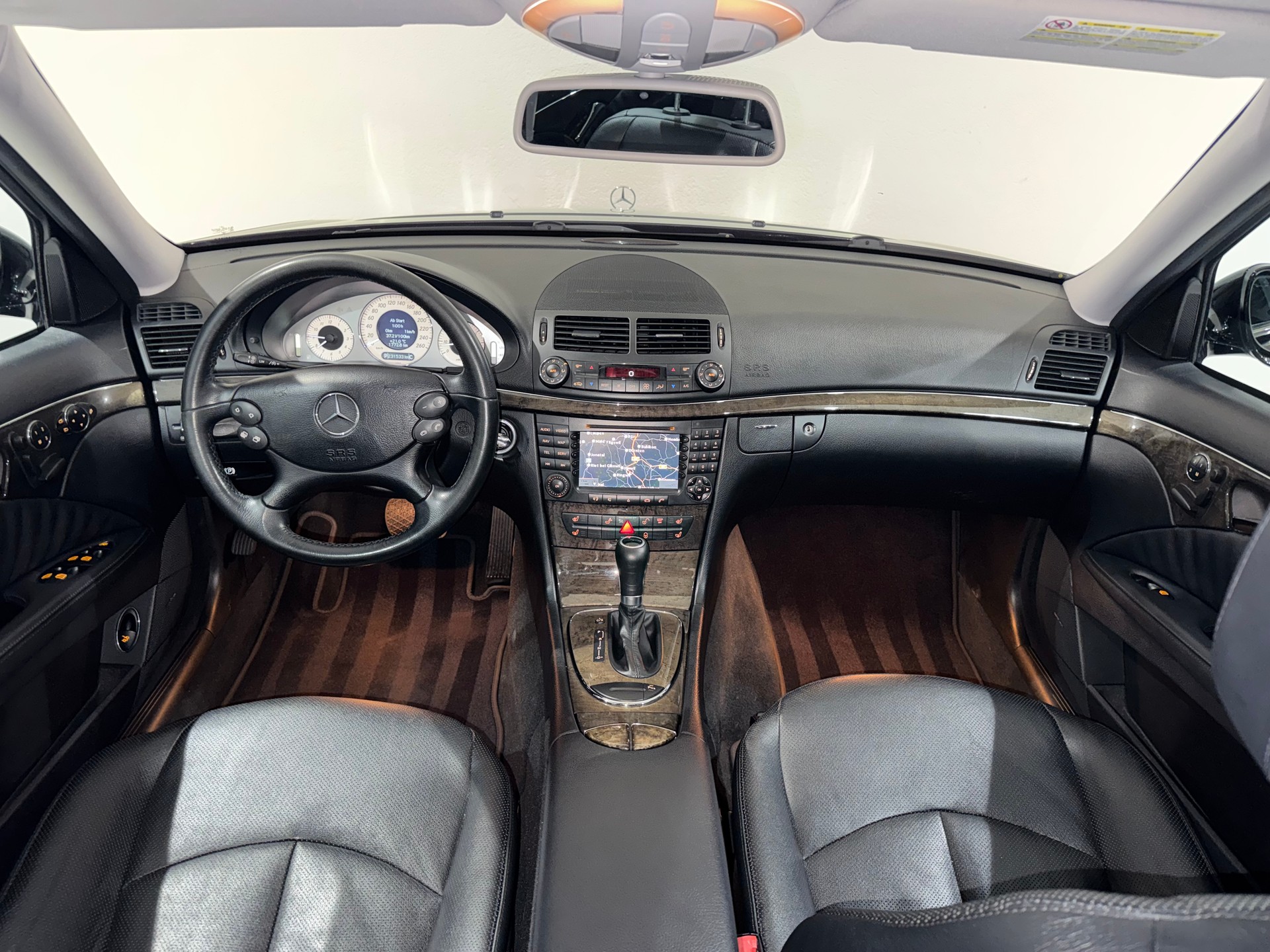 MERCEDES-BENZ E 350 Avantgarde 4Matic Automatic | 1.Hand | CH |-image-16