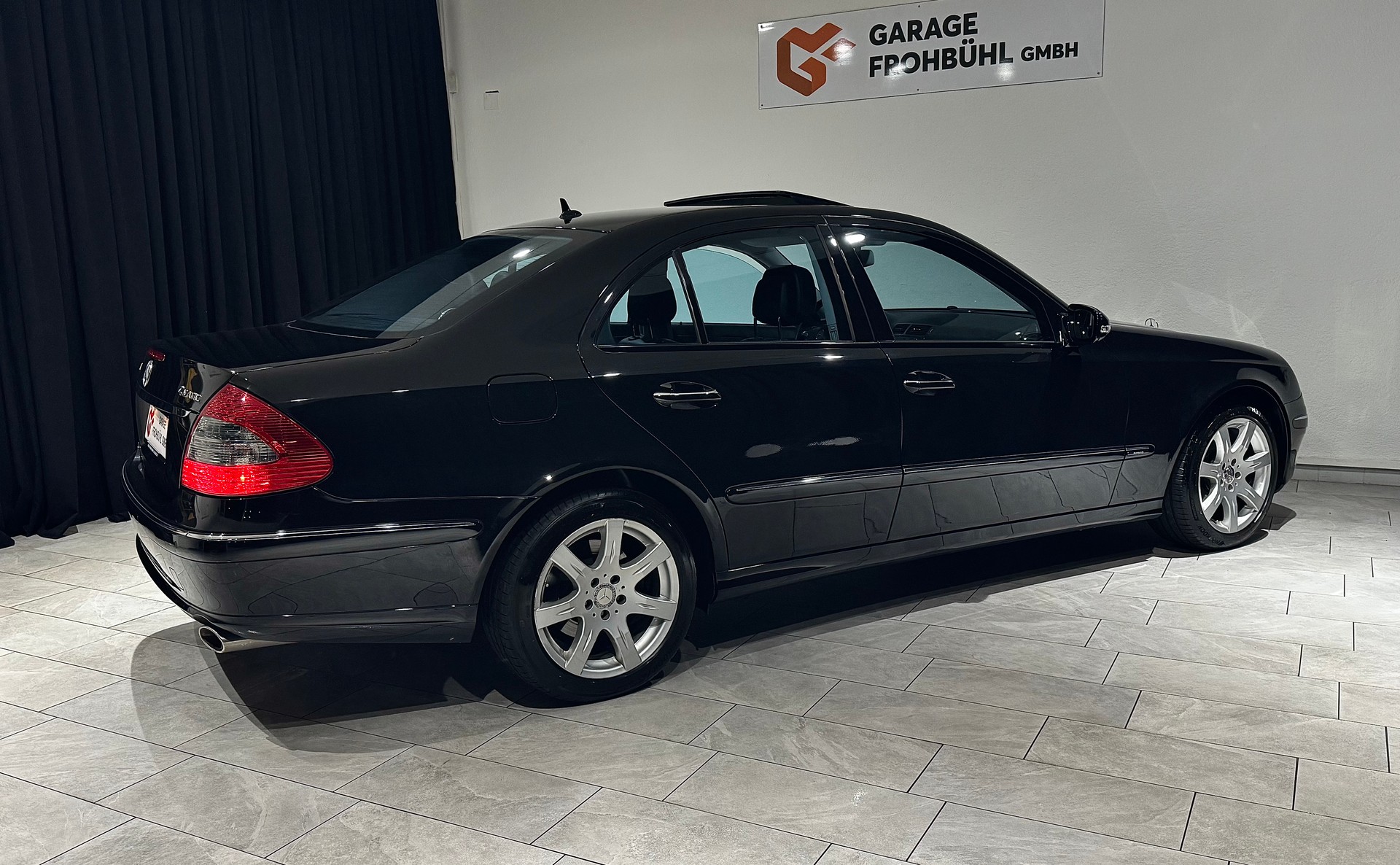 MERCEDES-BENZ E 350 Avantgarde 4Matic Automatic | 1.Hand | CH |-image-8