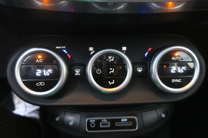 FIAT 500X 2.0 MJ Cross Plus 4x4 Automatic-image-13