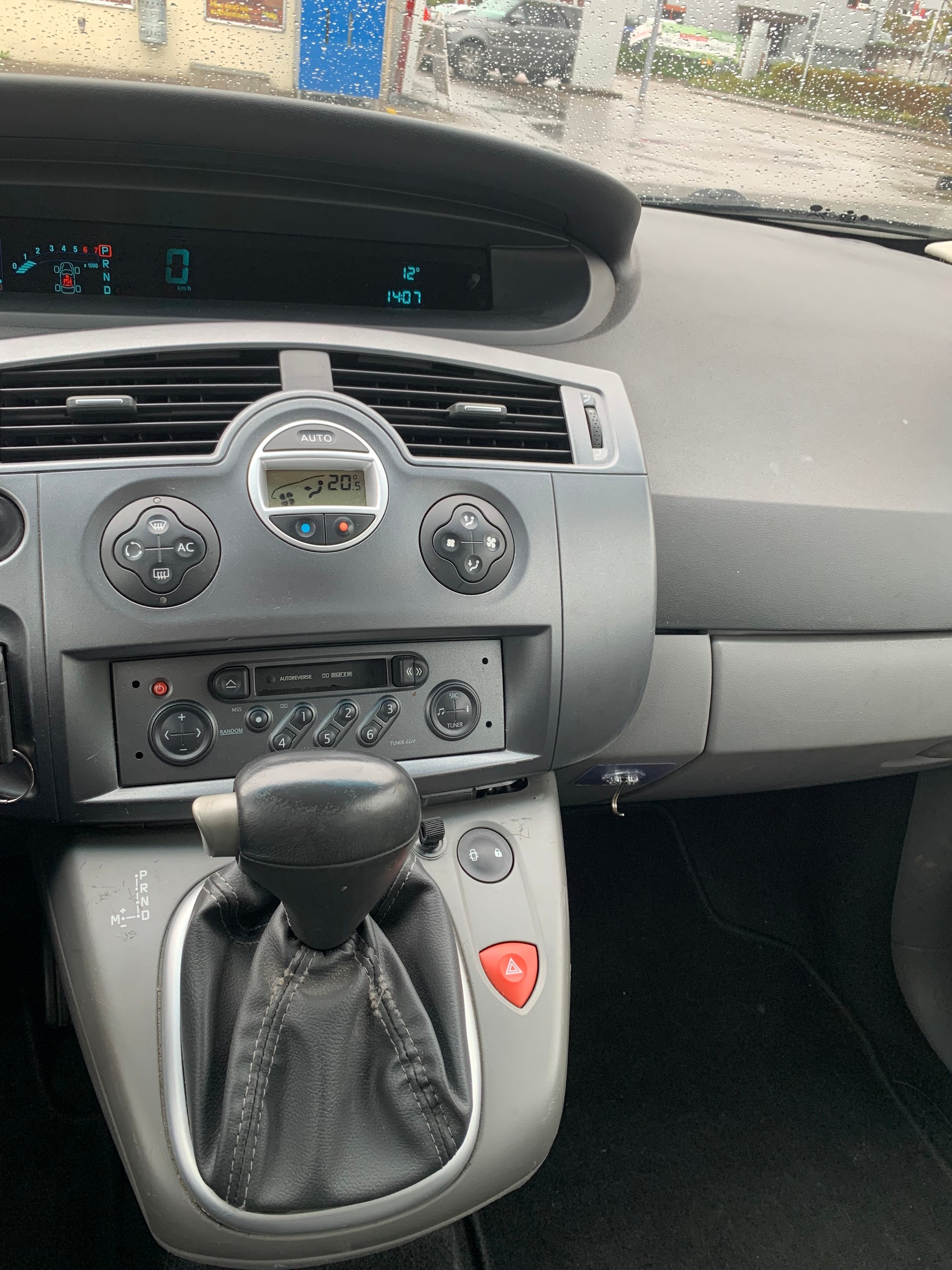 RENAULT Scénic 2.0 16V Dynamique-image-8