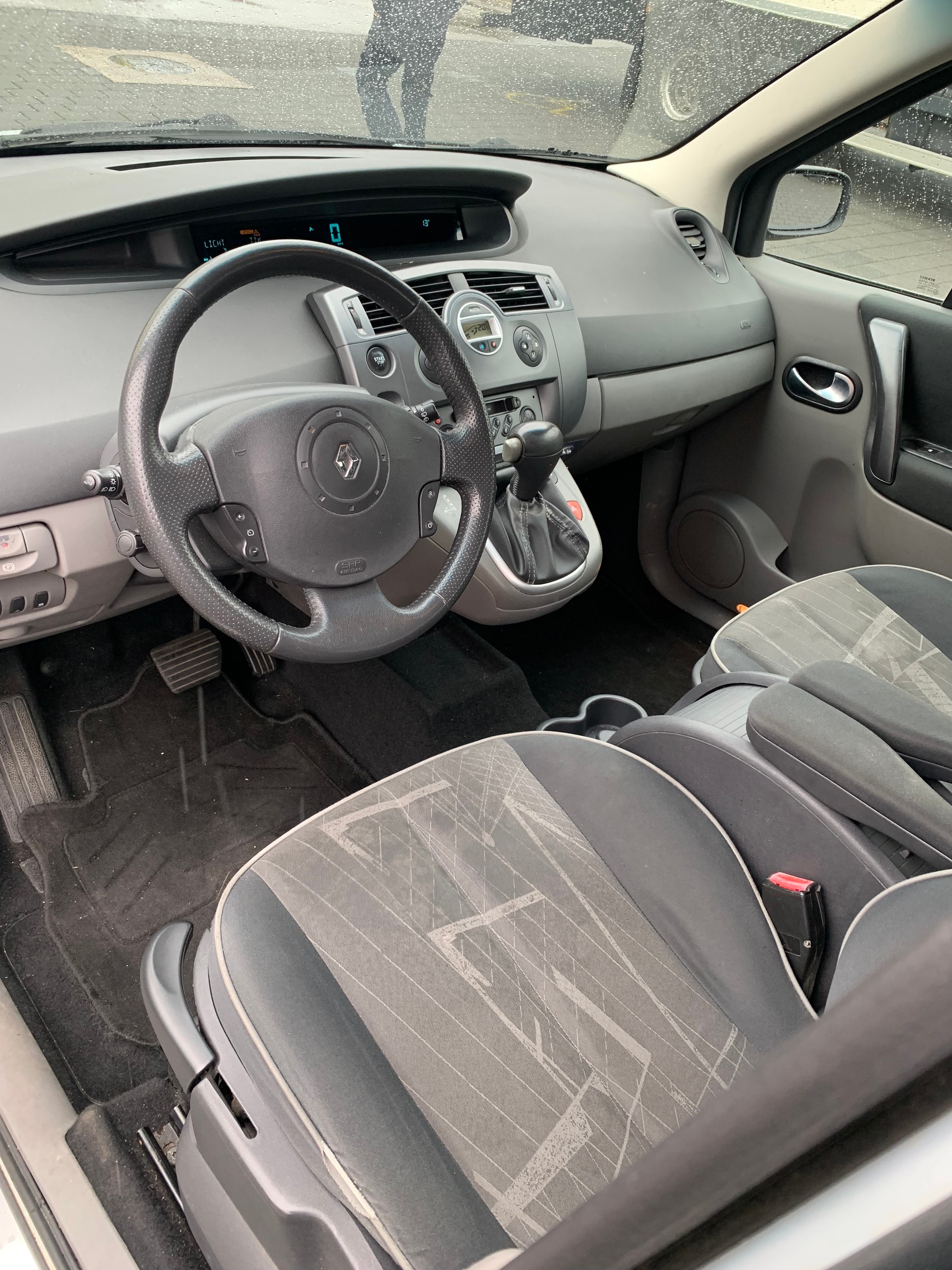 RENAULT Scénic 2.0 16V Dynamique-image-7