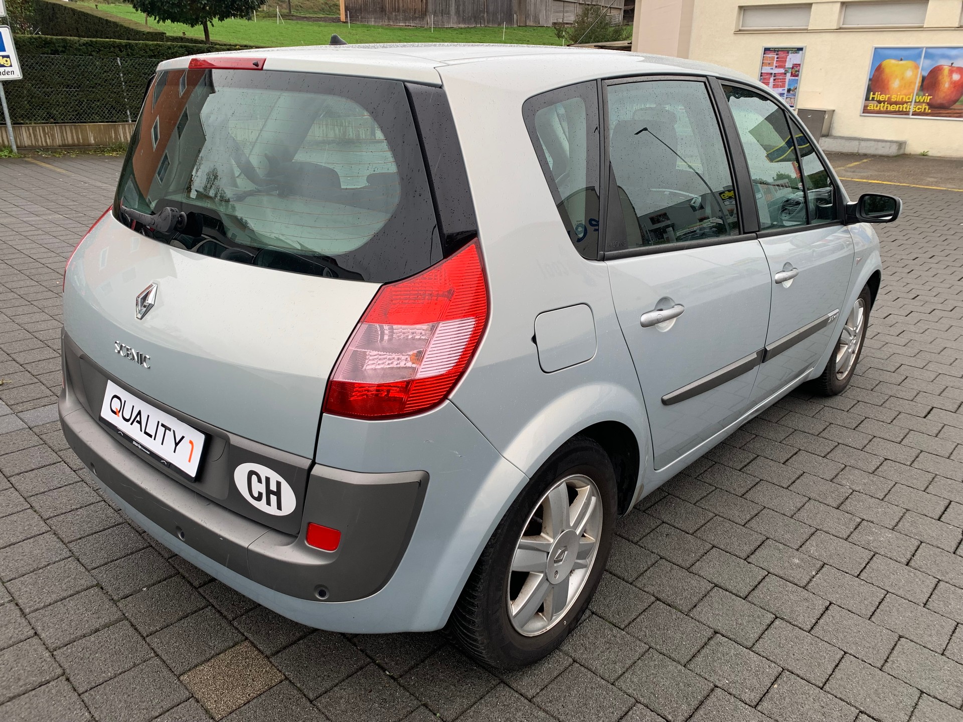 RENAULT Scénic 2.0 16V Dynamique-image-2