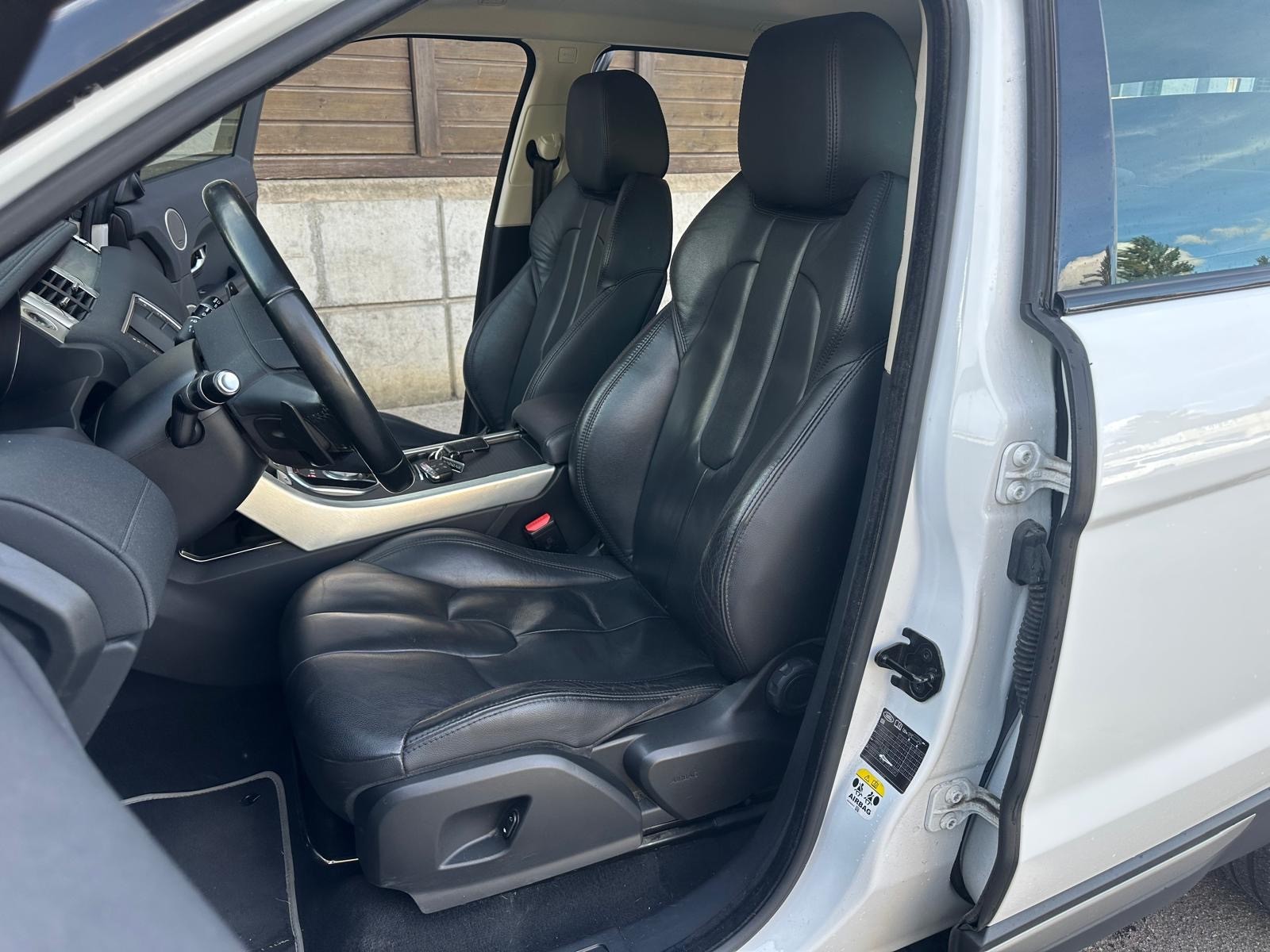 LAND ROVER Range Rover Evoque 2.2 TD4 Uptown AT9-image-10