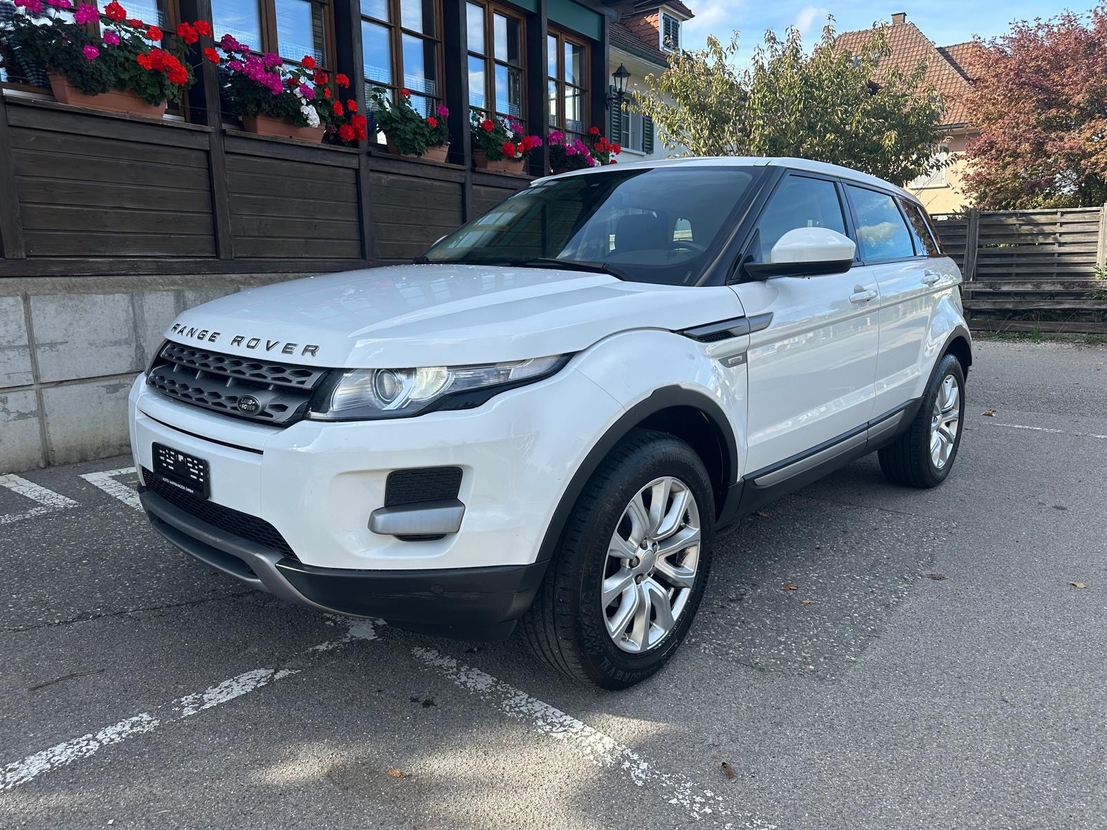 LAND ROVER Range Rover Evoque 2.2 TD4 Uptown AT9-image-1