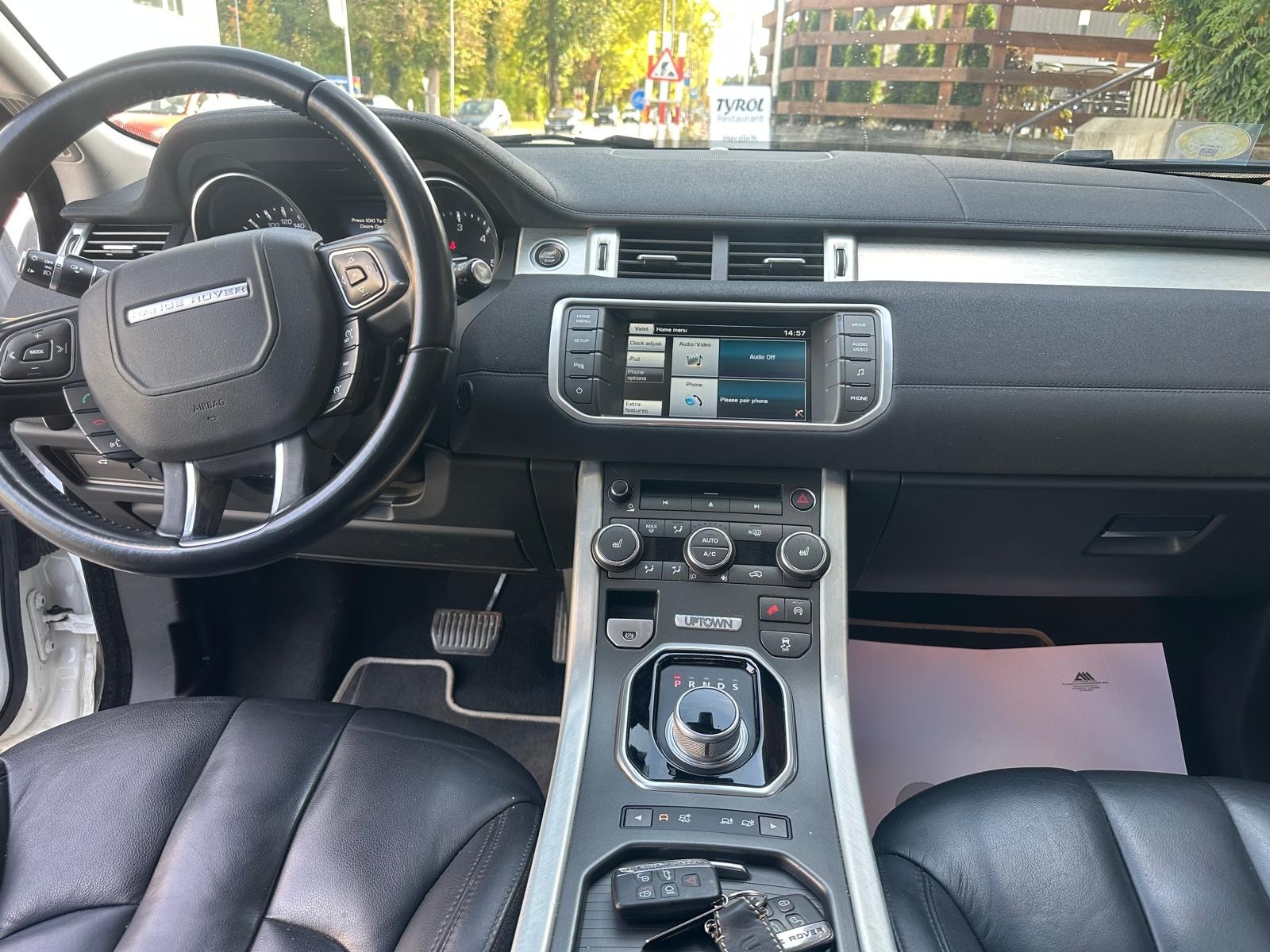 LAND ROVER Range Rover Evoque 2.2 TD4 Uptown AT9-image-9