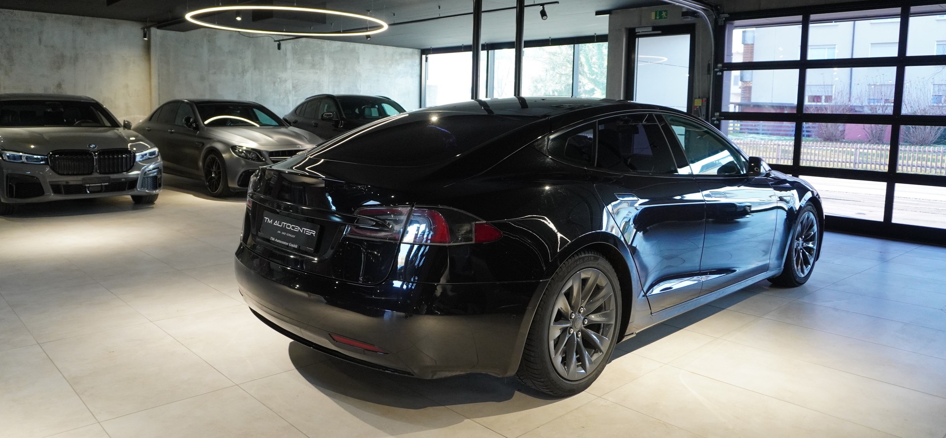 TESLA Model S 90 D-image-2