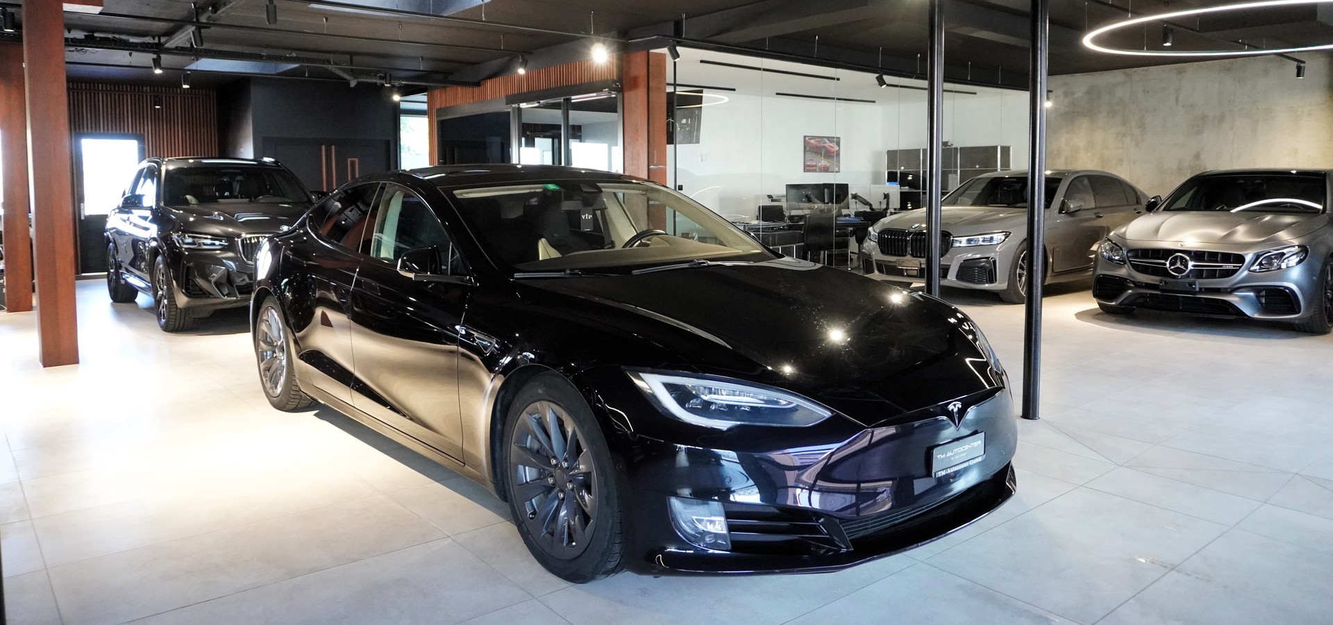 TESLA Model S 90 D-image-1