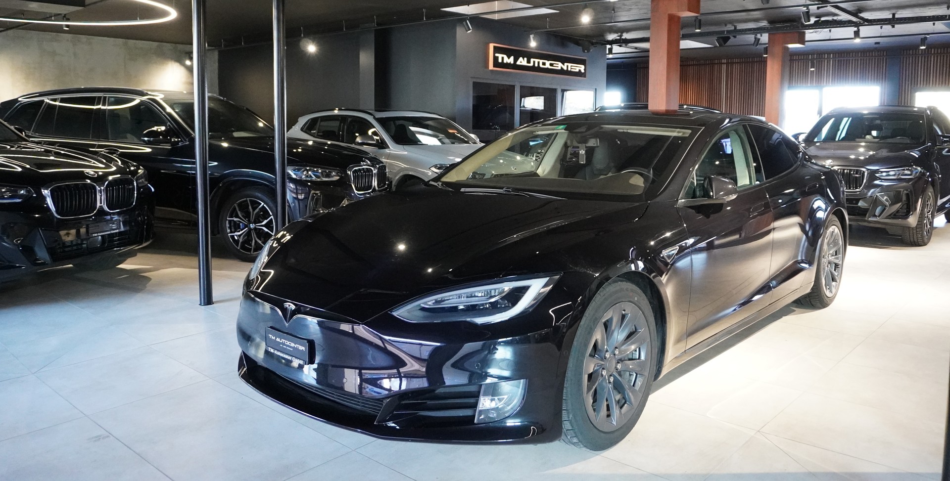 TESLA Model S 90 D-image-0