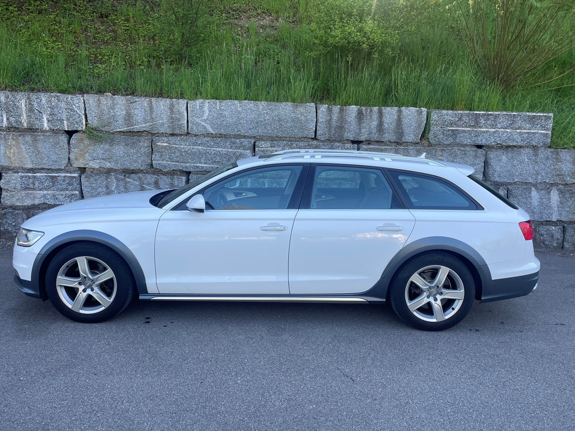 AUDI A6 allroad 3.0 TDI V6 quattro S-tronic-image-12