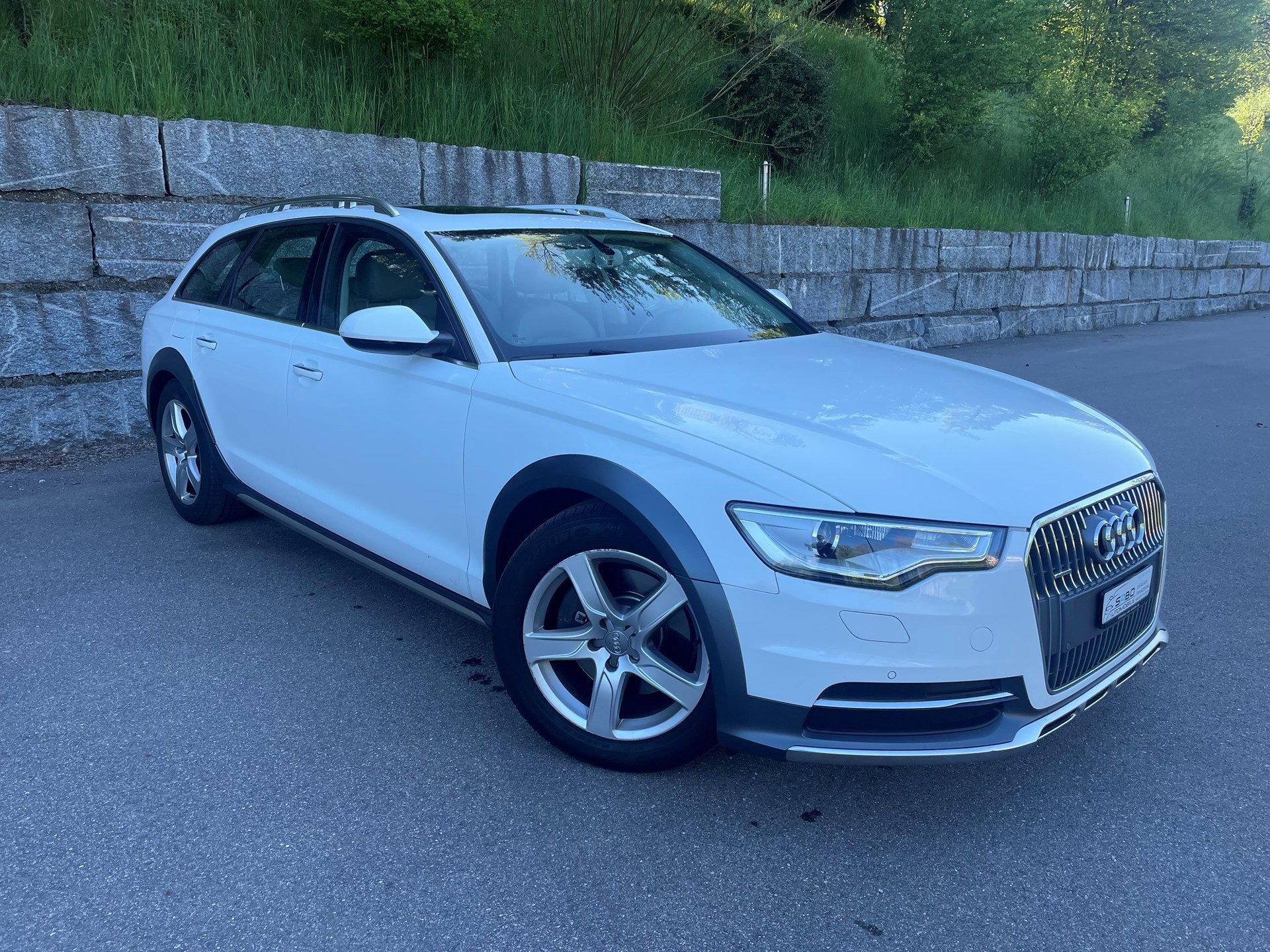 AUDI A6 allroad 3.0 TDI V6 quattro S-tronic-image-1
