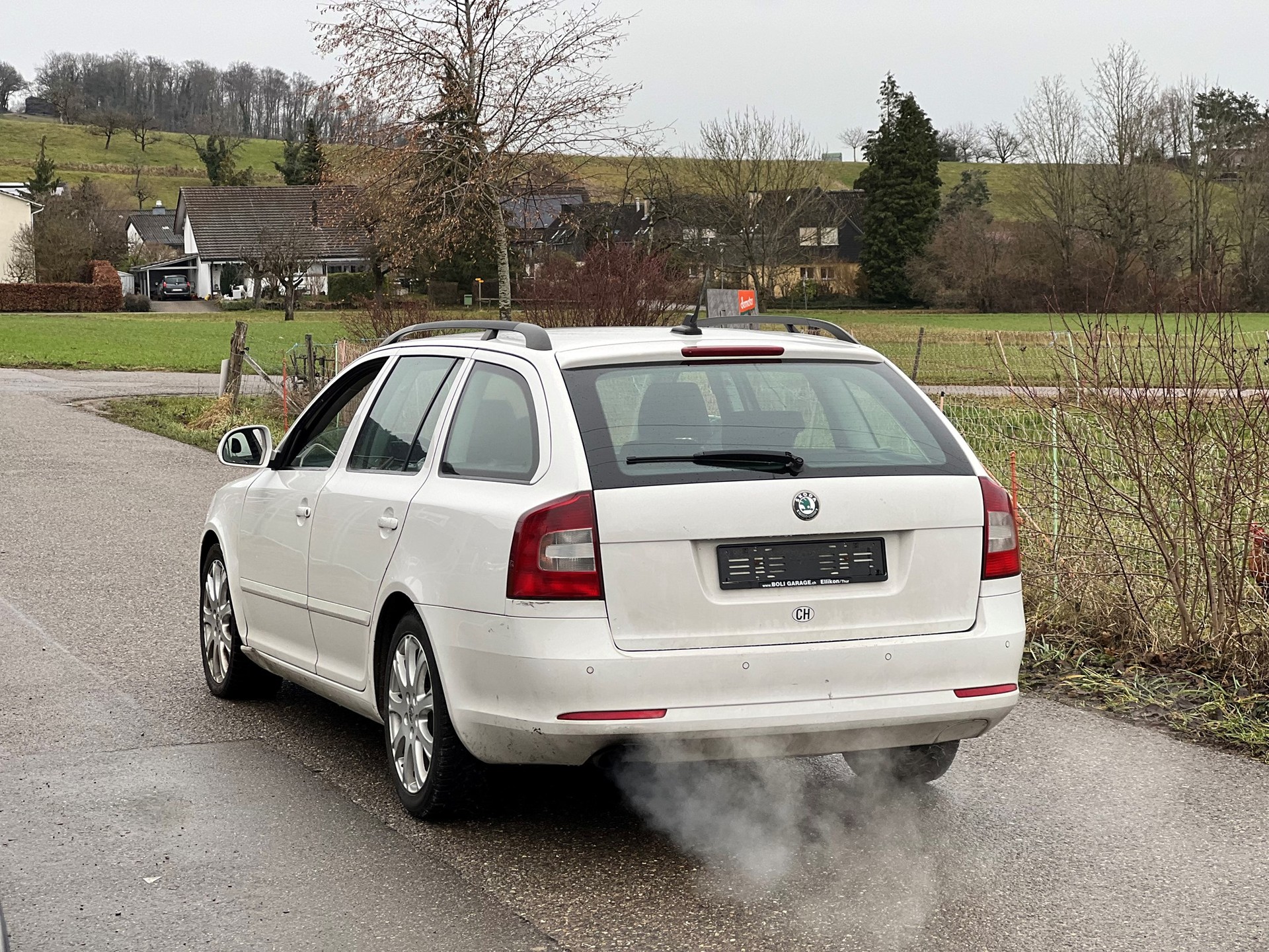 SKODA Octavia Combi 2.0 TDI Elegance DSG-image-2
