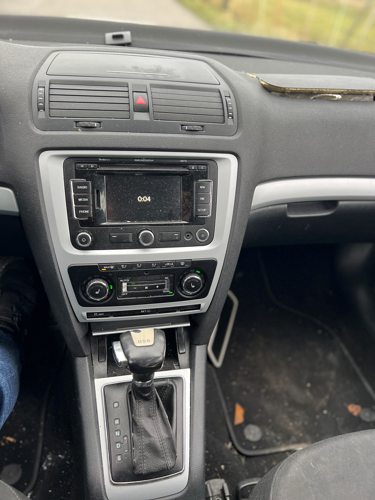 SKODA Octavia Combi 2.0 TDI Elegance DSG-image-6