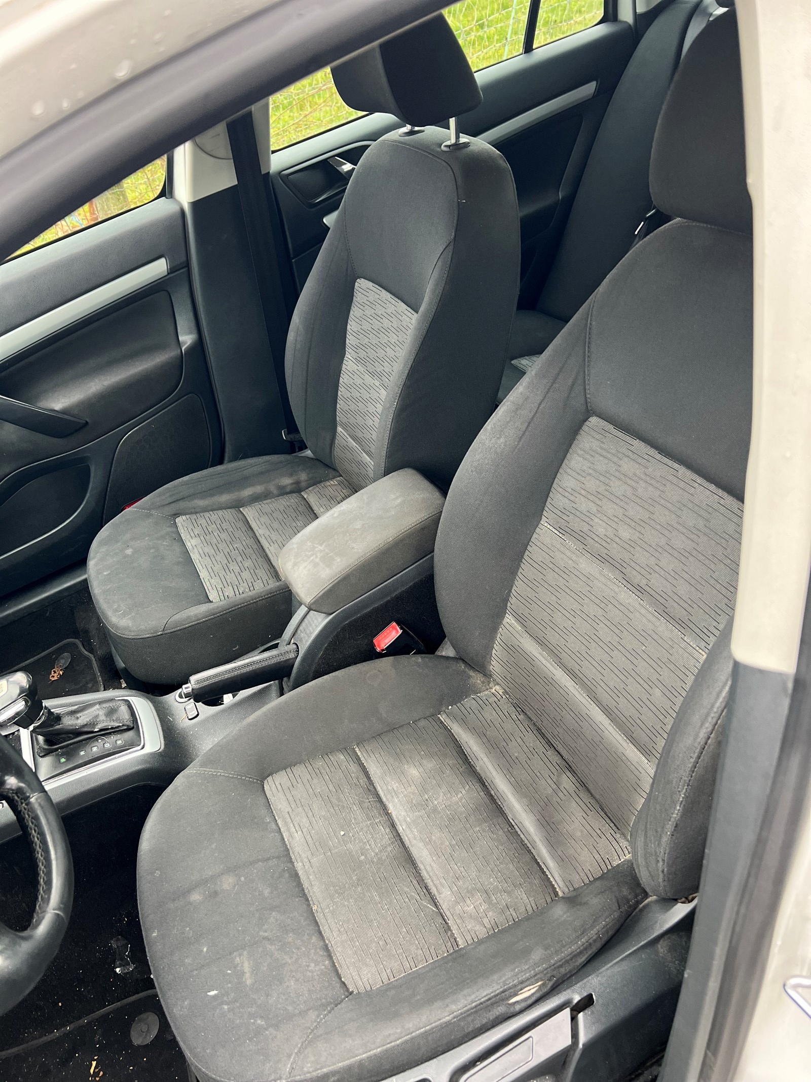 SKODA Octavia Combi 2.0 TDI Elegance DSG-image-5
