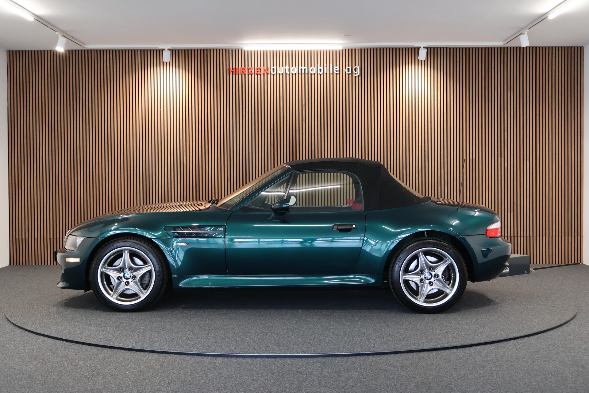 BMW M Roadster-showroom-element-3