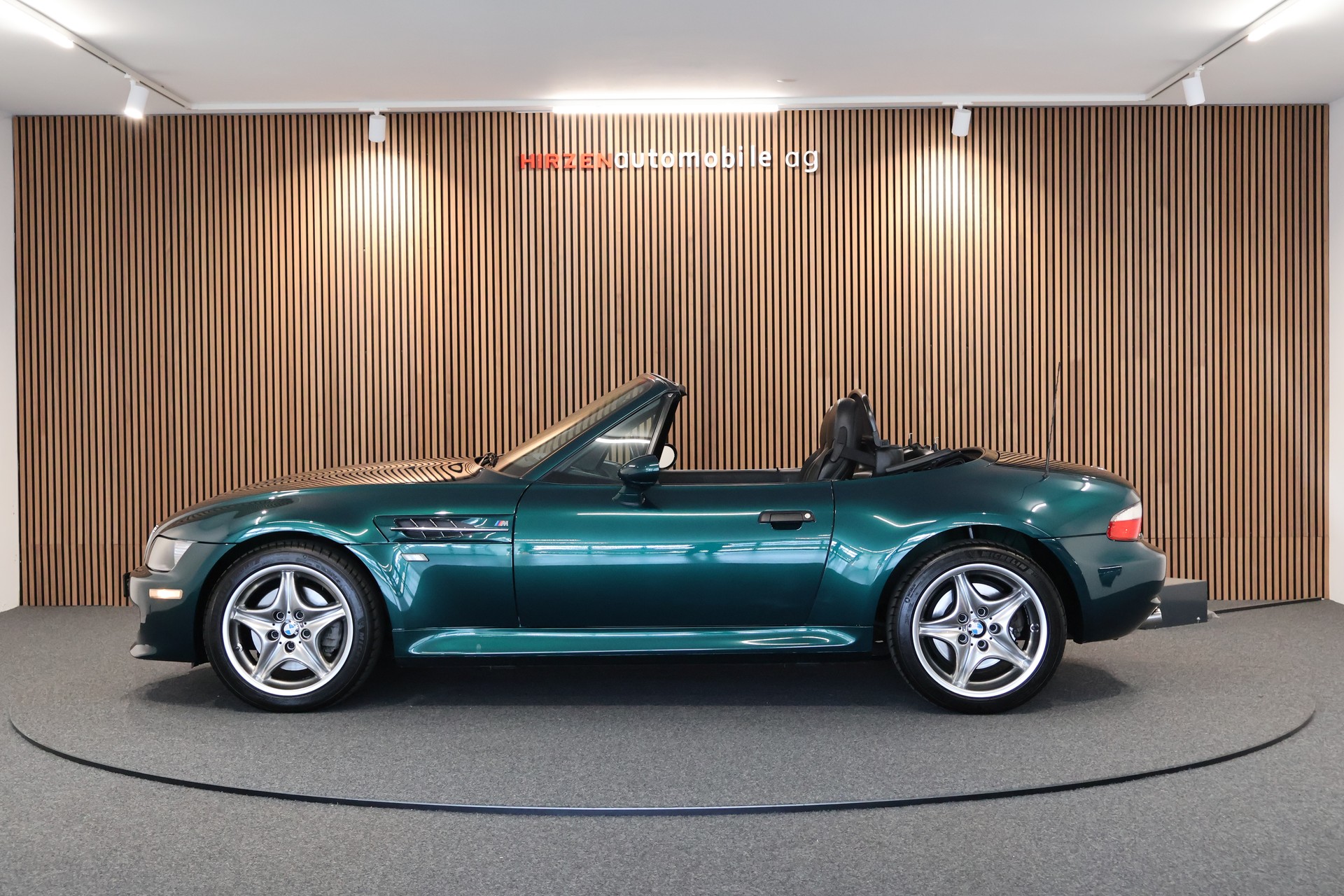 BMW M Roadster-showroom-element-2