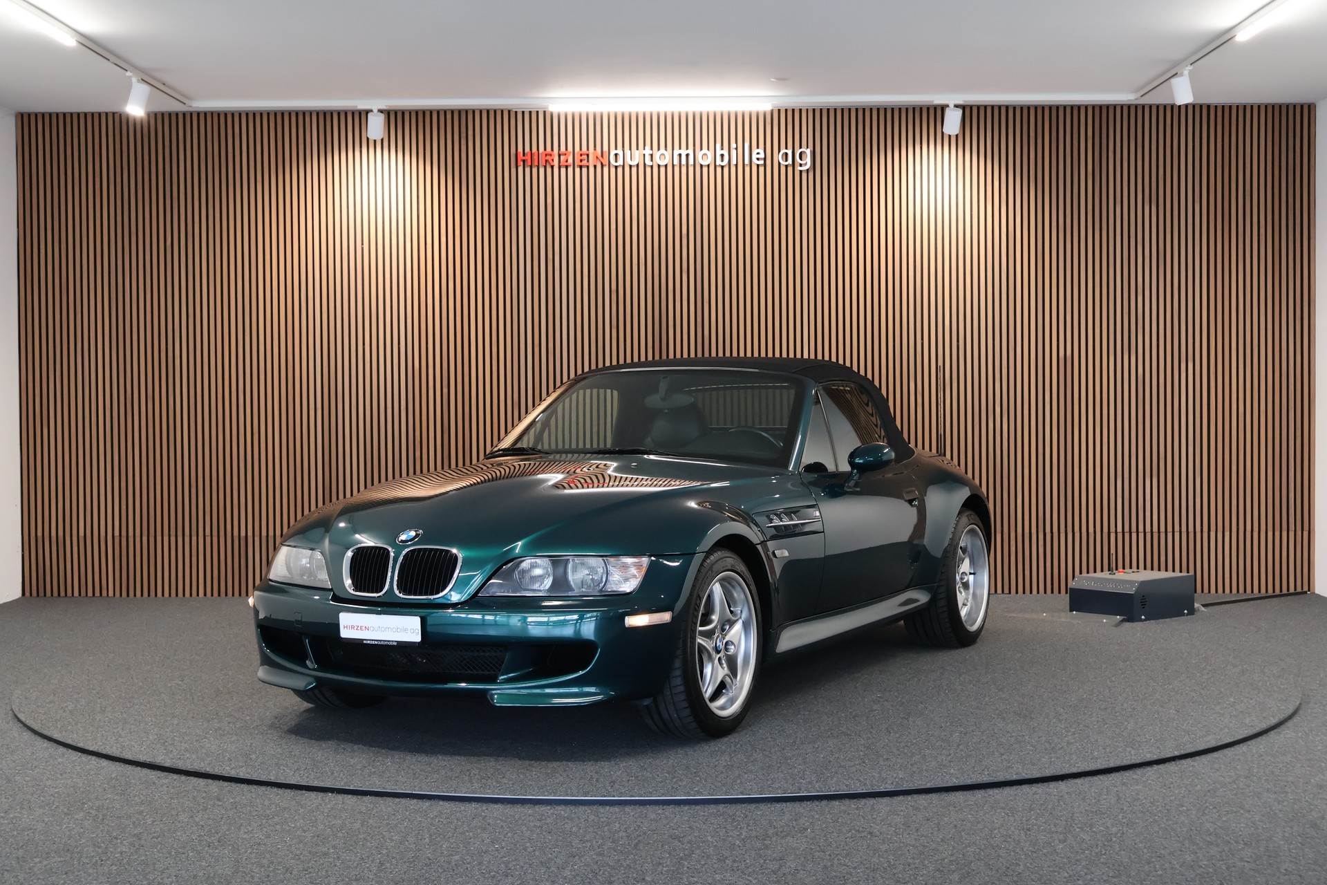 BMW M Roadster-showroom-element-1