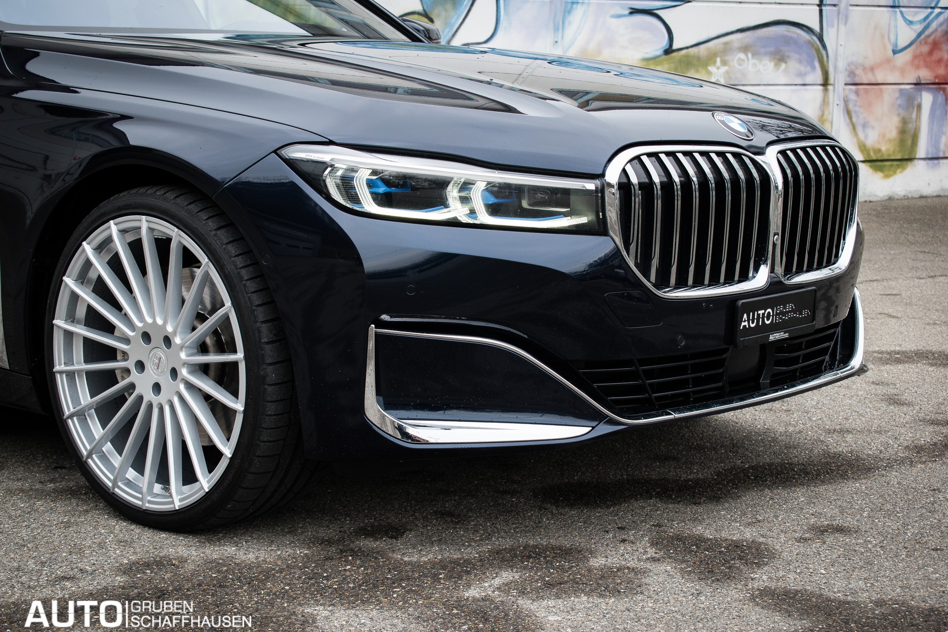 BMW 740Ld xDrive Steptronic-showroom-element-2